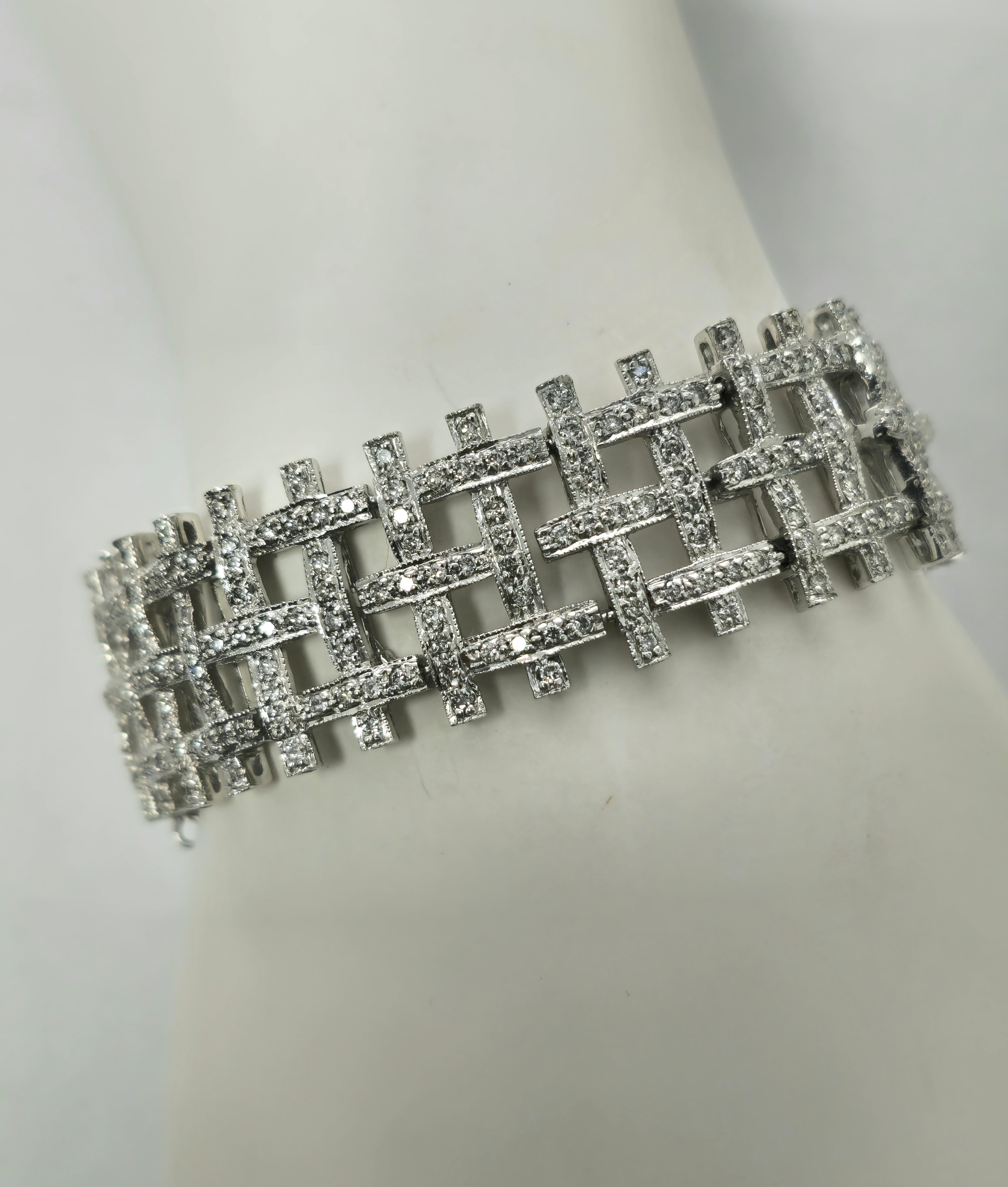 Bracelet en or blanc 14 carats serti de diamants de 5 carats (GIA) en vente 2