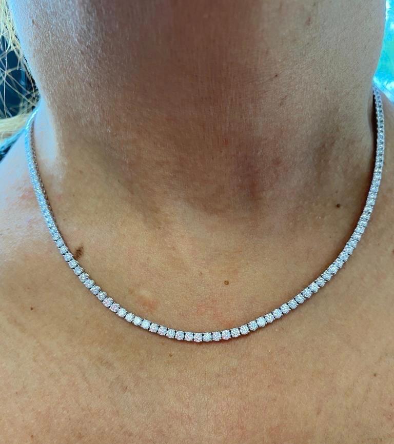 Collier en diamants de 5 carats à mi-chemin Neuf - En vente à Great Neck, NY