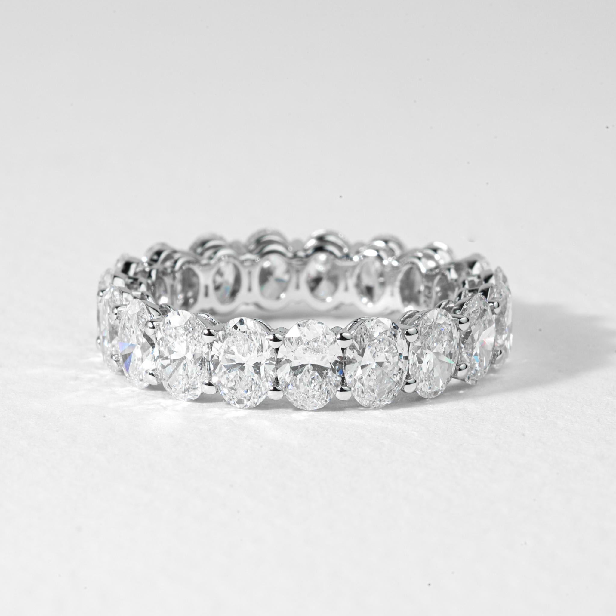 5 Carat Diamond Oval Cut Wedding Band in 18k White Gold, F VS Diamond Ring For Sale 1