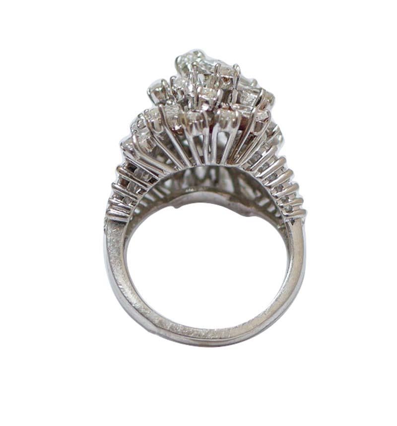 5 Karat Diamanten, Platinring. (Retro) im Angebot