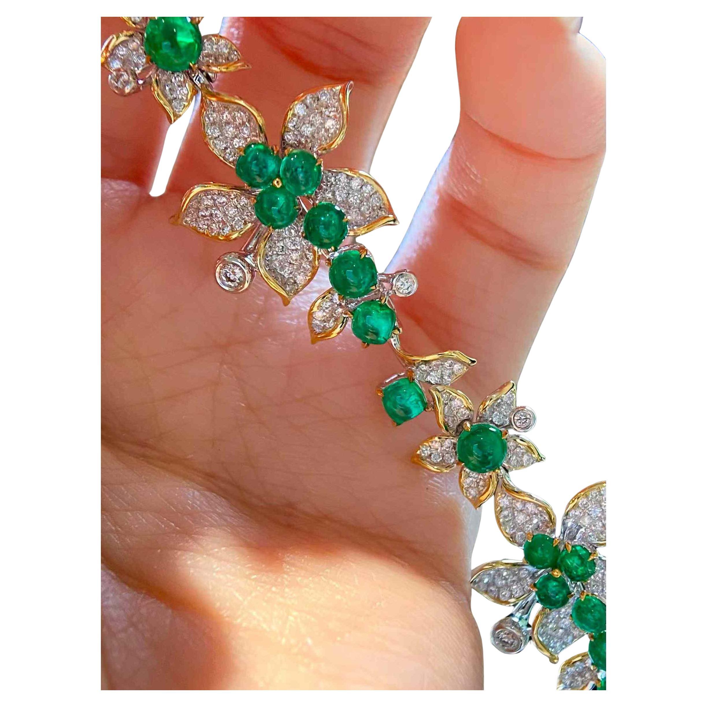 5 Carat Emerald and 2 Carat Diamond Flower Bracelet in 18K Solid Gold For Sale