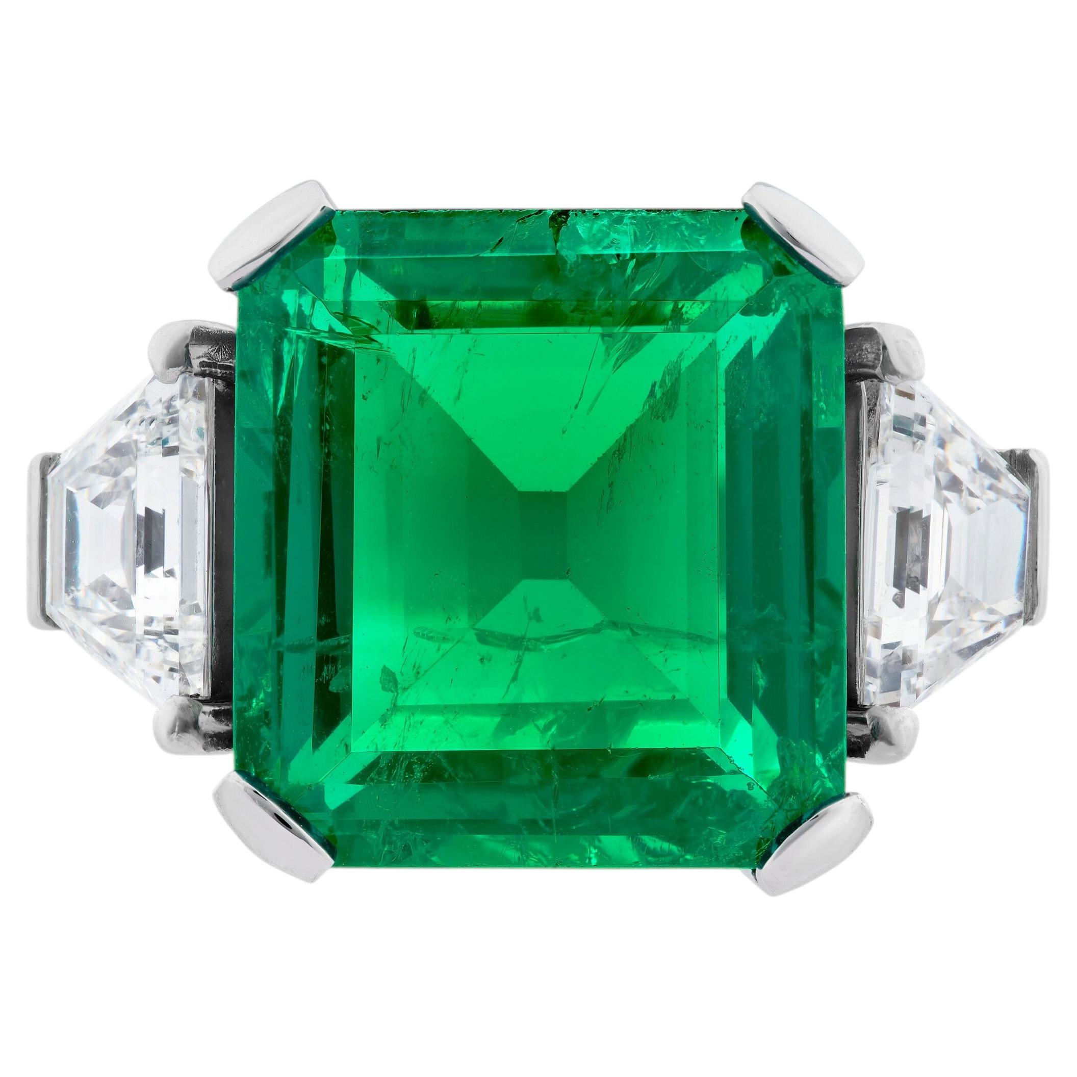 5 Carat Emerald-cut Statement  Refined Grandeur Signature Emerald Diamond Ring For Sale