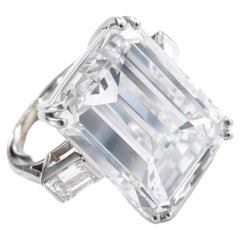 5 Carat Emerald-cut Statement VVS 14K White Gold Purity in Perfection