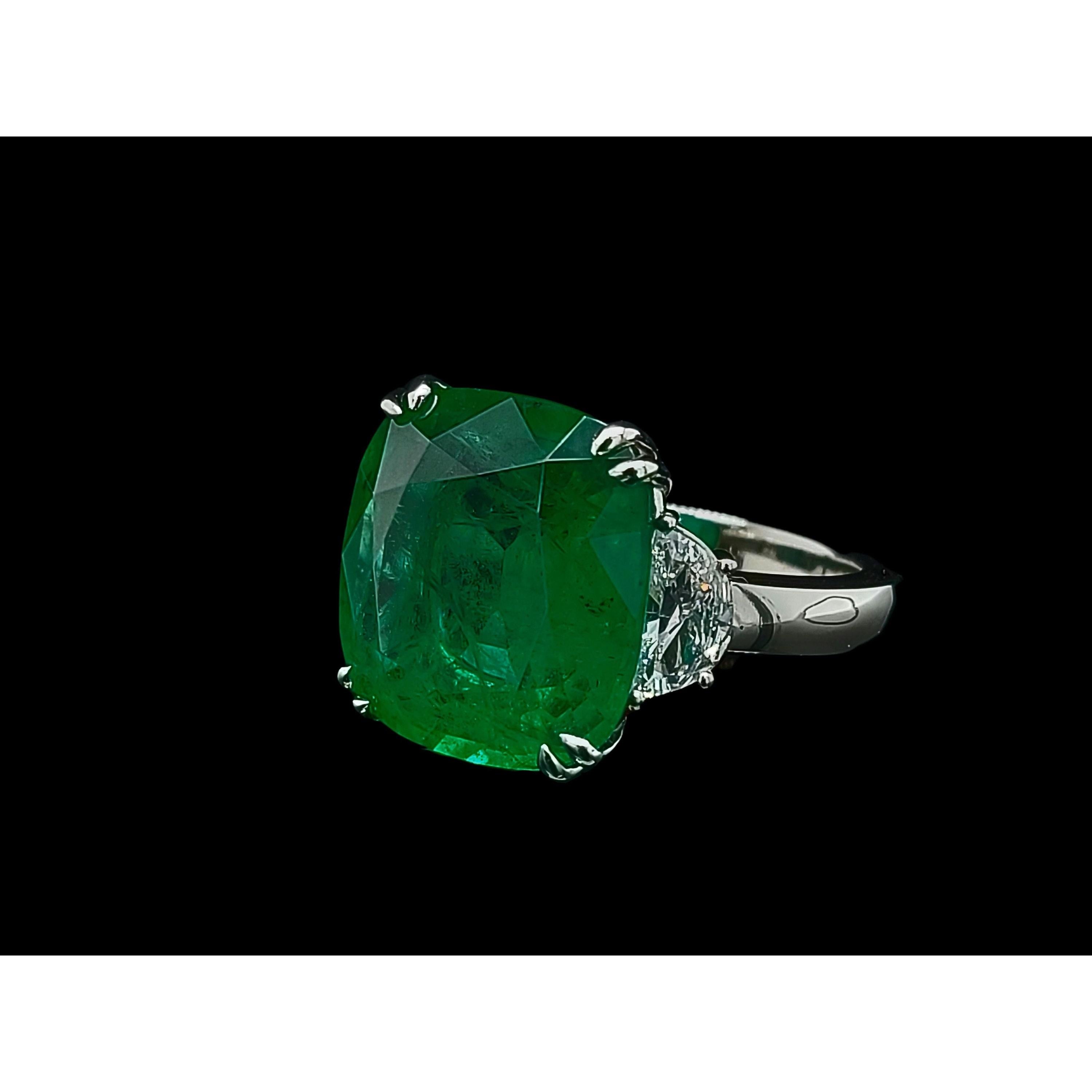 For Sale:  18K Gold 5 CT Natural Emerald and Diamond Antique Art Deco Style Engagement Ring 4