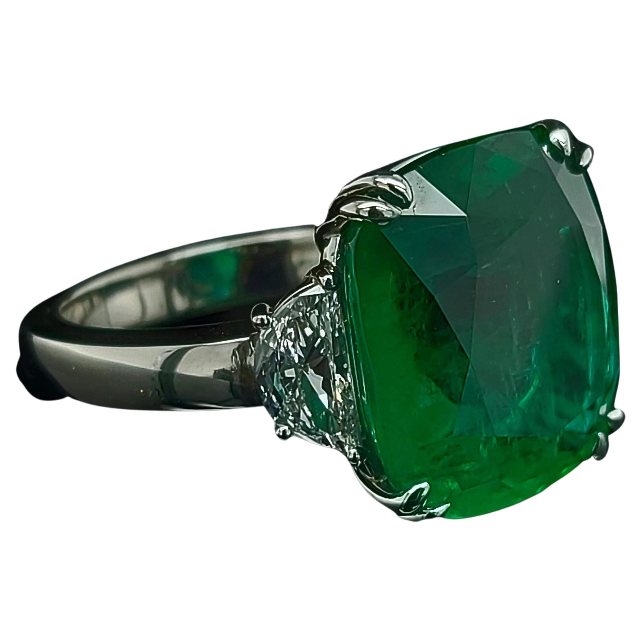 For Sale:  18K Gold 5 CT Natural Emerald and Diamond Antique Art Deco Style Engagement Ring