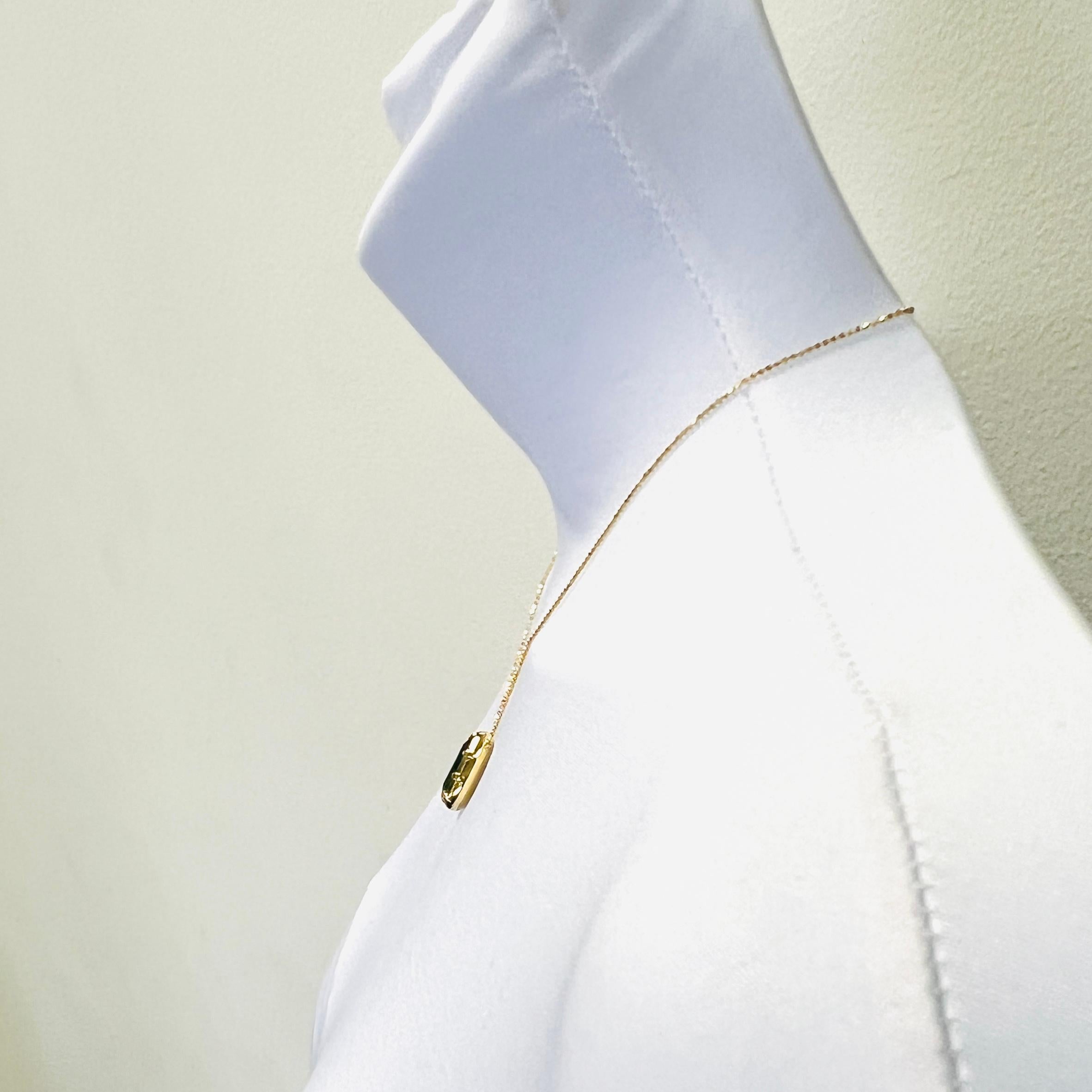 Taille poire 5 Carat Emerald Pear Shape Pendant Necklace in 18K Yellow Gold en vente