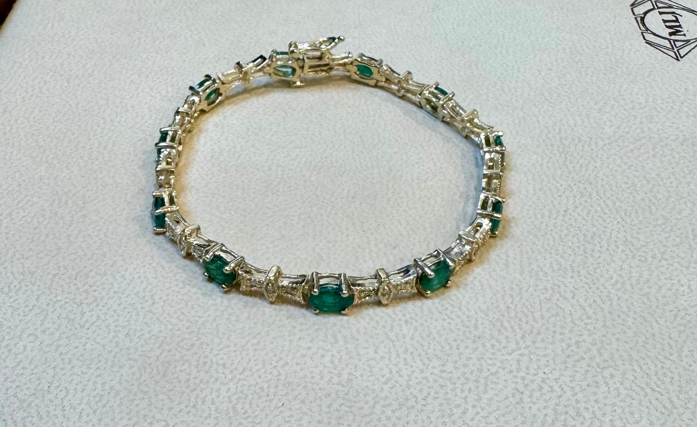 5 Carat Emerald Tennis Bracelet 14 Karat Yellow Gold, 6.5 Inch For Sale 1