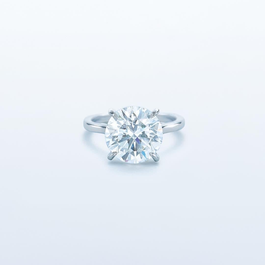 Bague à diamant rond brillant de 5 carats F VS  Une déclaration intemporelle GIA en vente 7