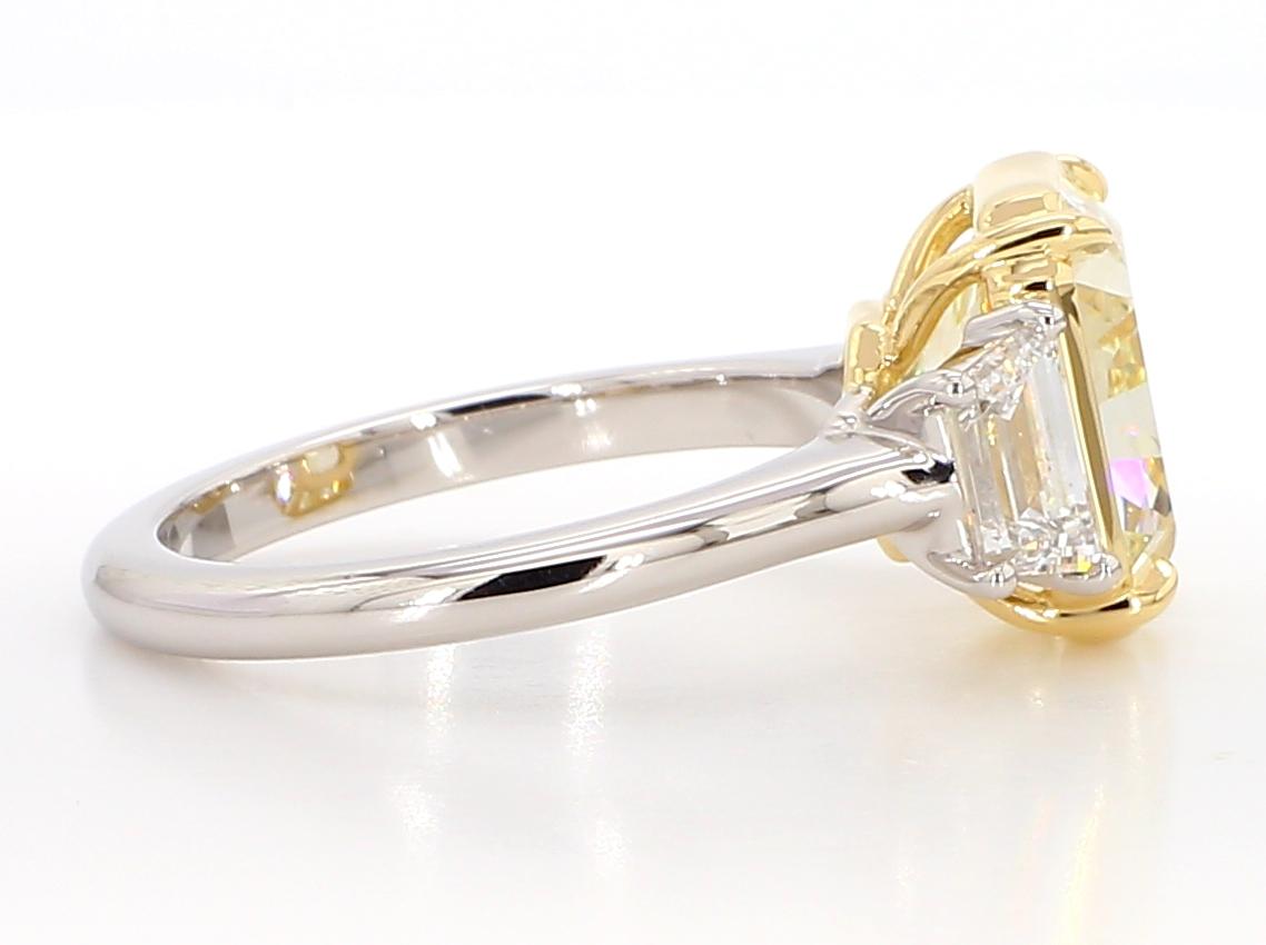 5 Carat Fancy Light Yellow Diamond Three-Stone Engagement Ring, GIA Certified IF In New Condition For Sale In New York, NY