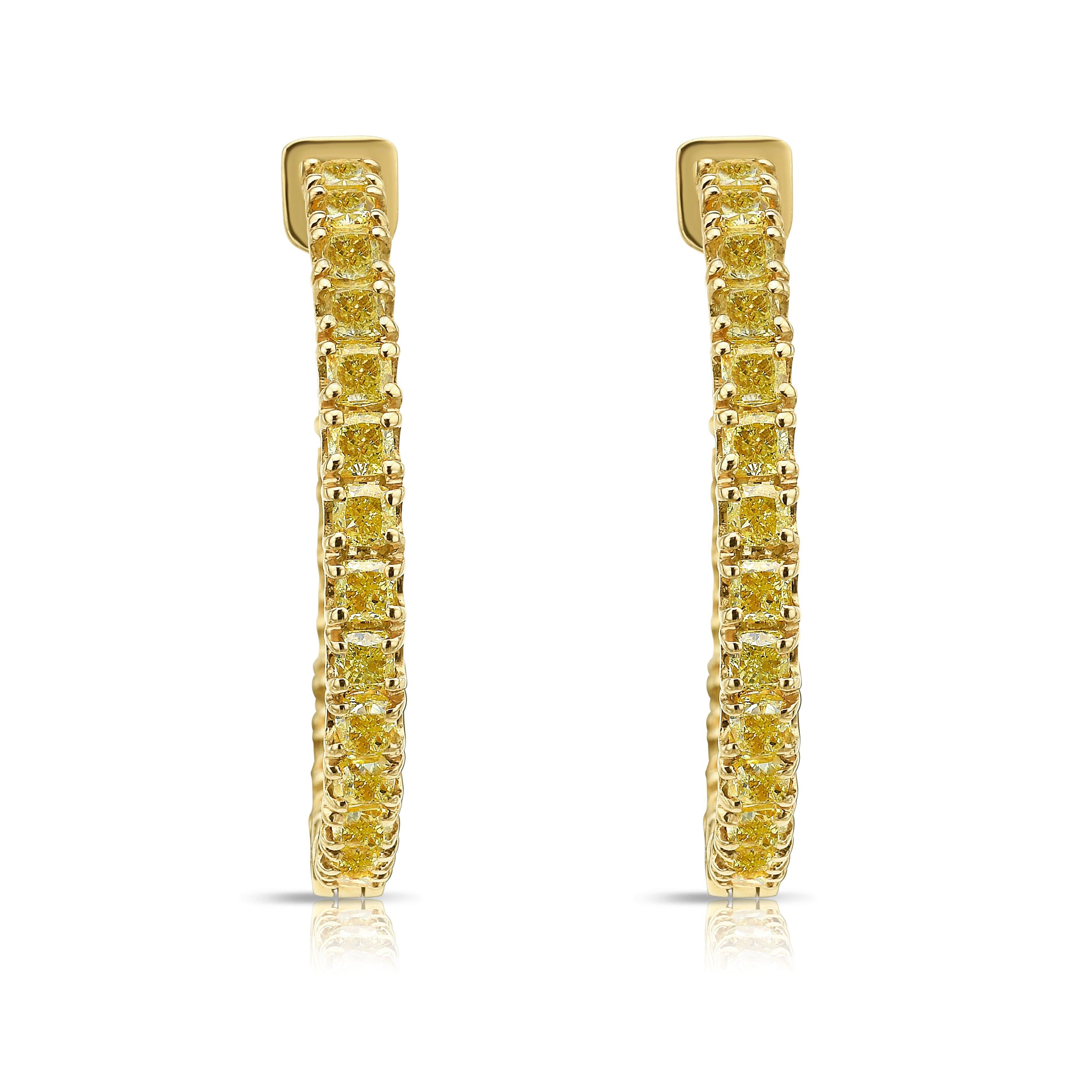 5 carats de poids total de diamant
Jaune intense fantaisie
Coupes de coussins
46 Diamants Total
Fermeture de sécurité à déclic
Fabriqué en or jaune 18 carats
Fait à la main à New York
Chez Rare Colors, vous pouvez découvrir en personne l'élégance de