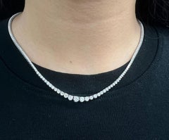 5 Carat Graduated Natural Diamond Riviera Tennis Necklace in 14k Gold