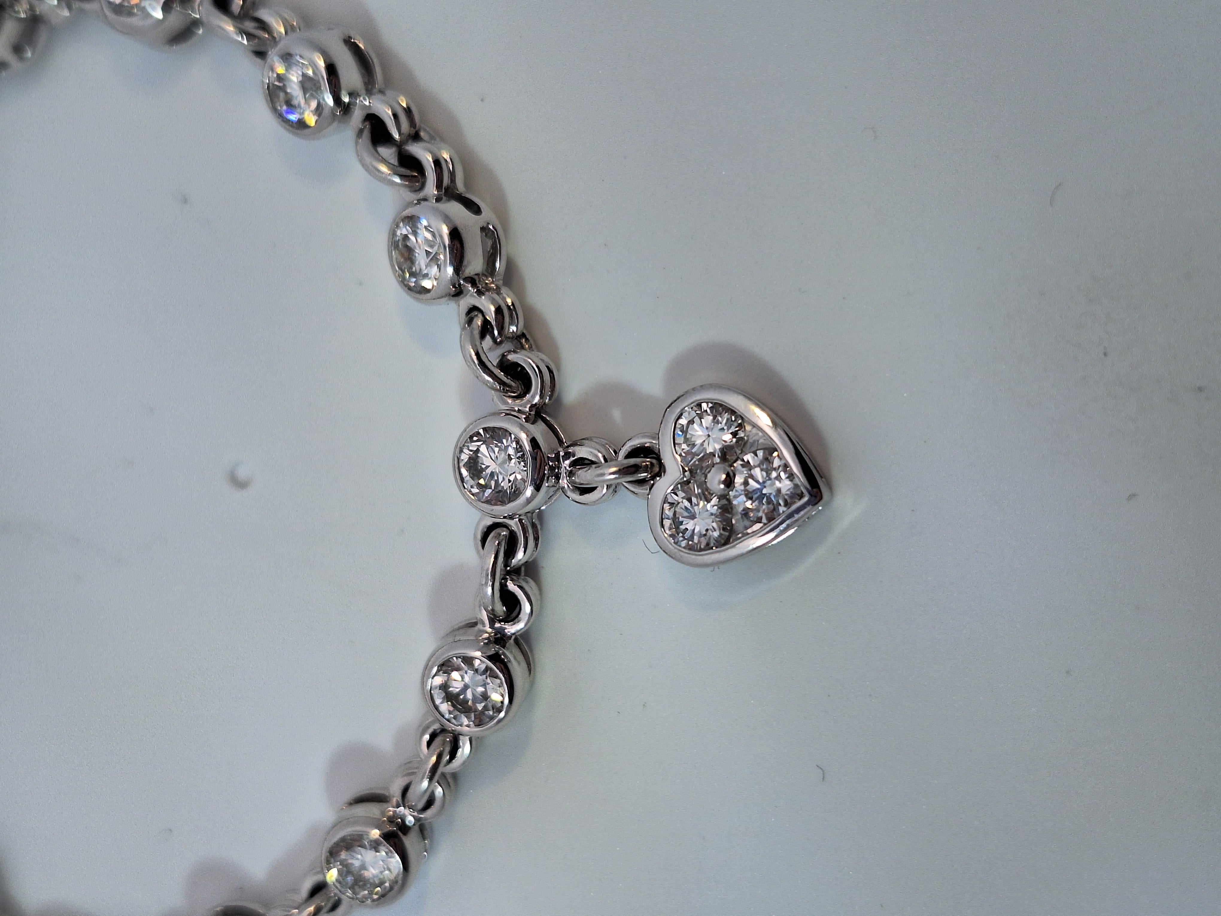 5 Carat Graff Heart Charm Diamond Bracelet In Excellent Condition For Sale In New York, NY