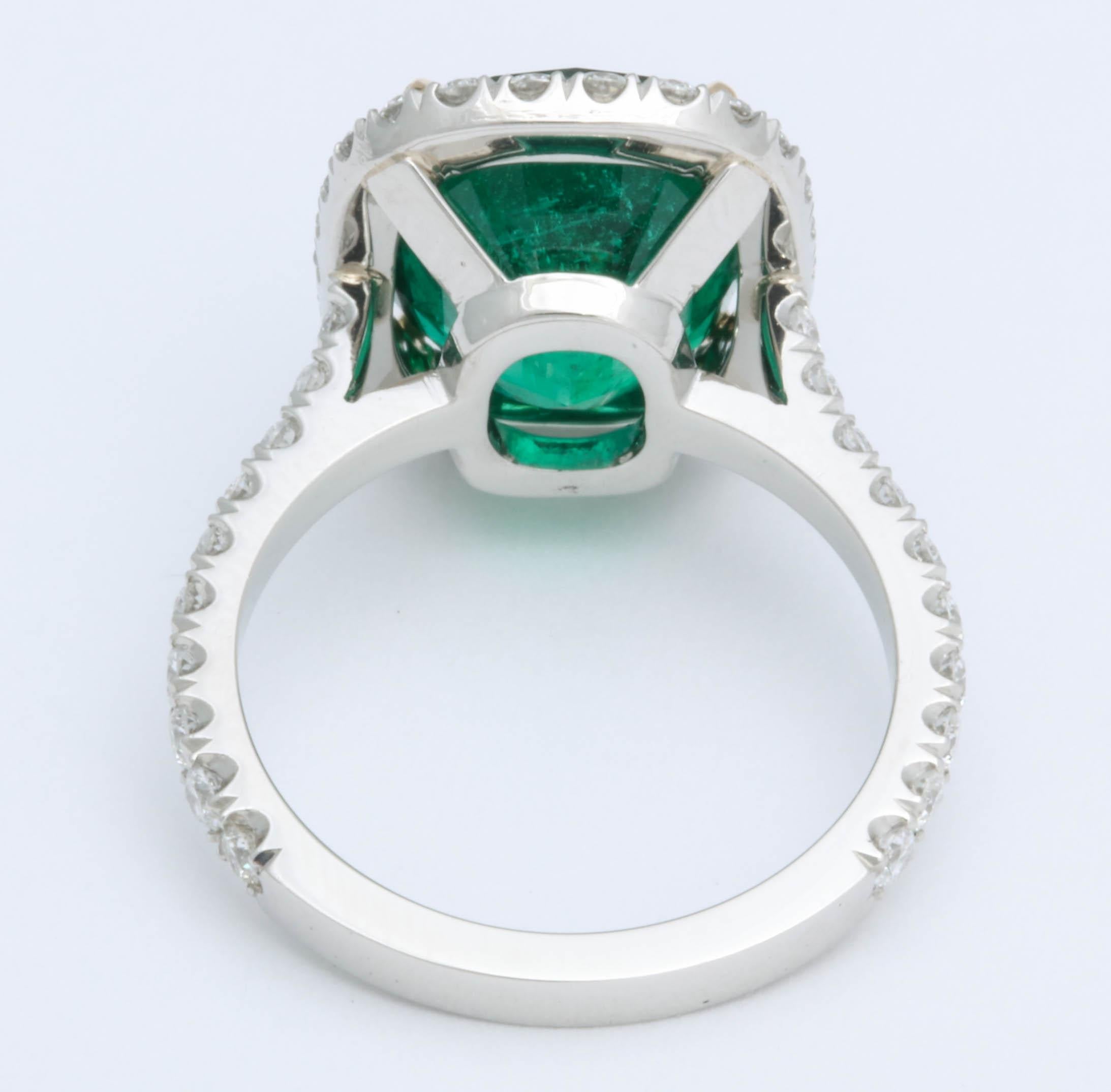 Bague halo de diamants verts taille coussin et émeraude de 5 carats certifiée GIA, sans huile Pour femmes en vente