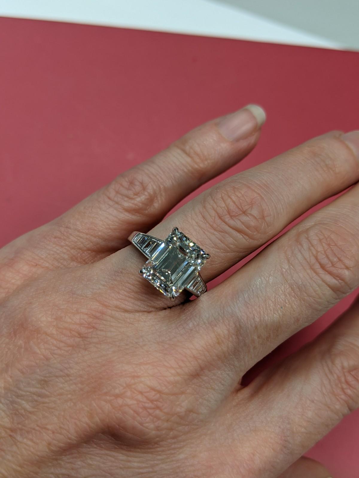 5 Ct. H VVS2 Emerald Cut GIA Certified Diamond Ring in Platinum In New Condition In New York, NY