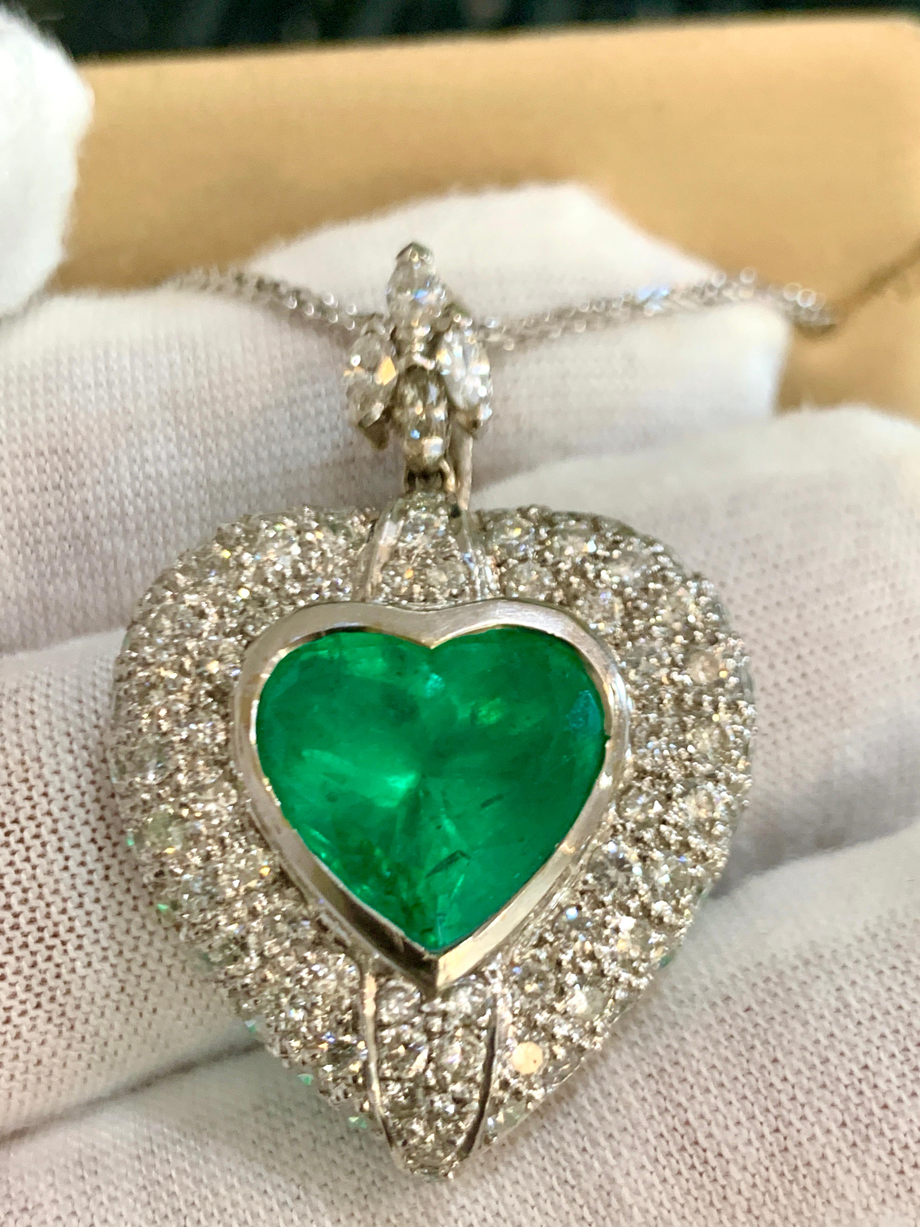 5 Carat Heart Shape Colombian Emerald and Diamond Pendant Necklace Enhancer In Excellent Condition For Sale In New York, NY