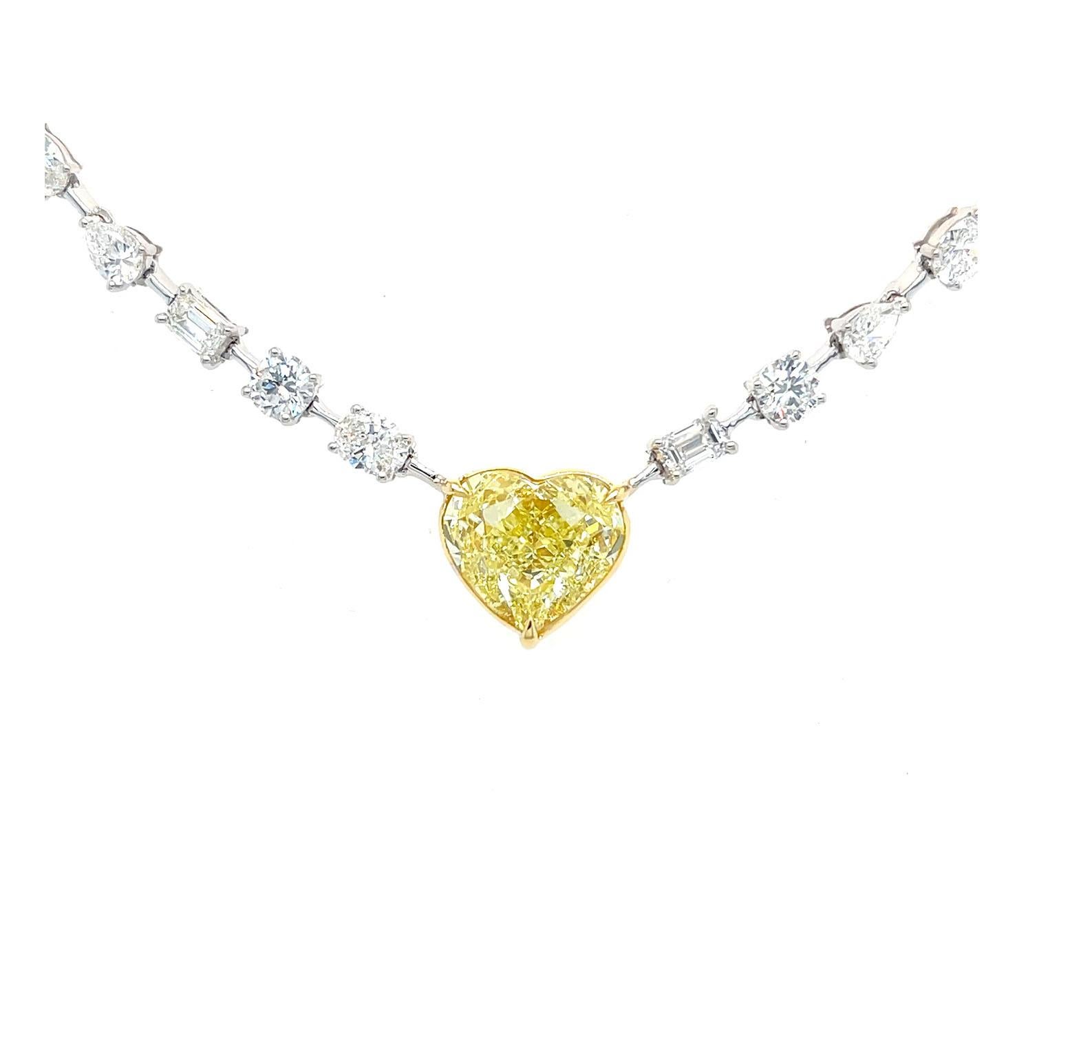 5 Carat Heart Shaped Fancy Yellow Diamond Necklace In 18 Karat Gold GIA Report In New Condition For Sale In New York, NY