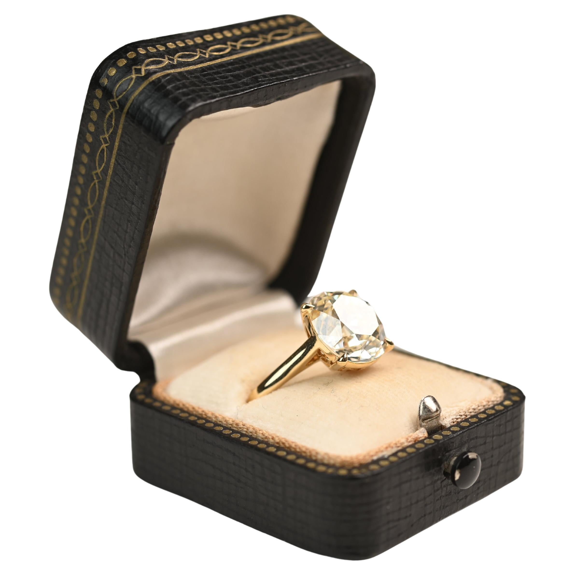 5 Carat Light Yellow Diamond Ring. GIA Cushion Diamond Ring Yellow Gold S-T VS2