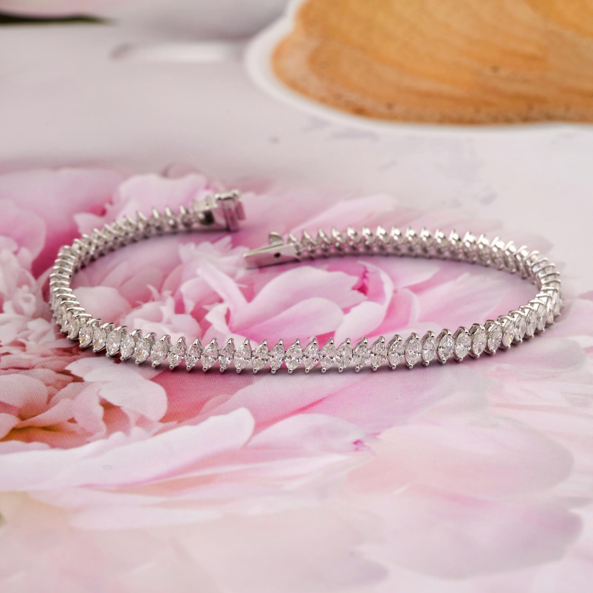 Pulsera de tenis de oro blanco macizo con diamantes talla marquesa SI/H de 5 quilates Corte marquesa en venta