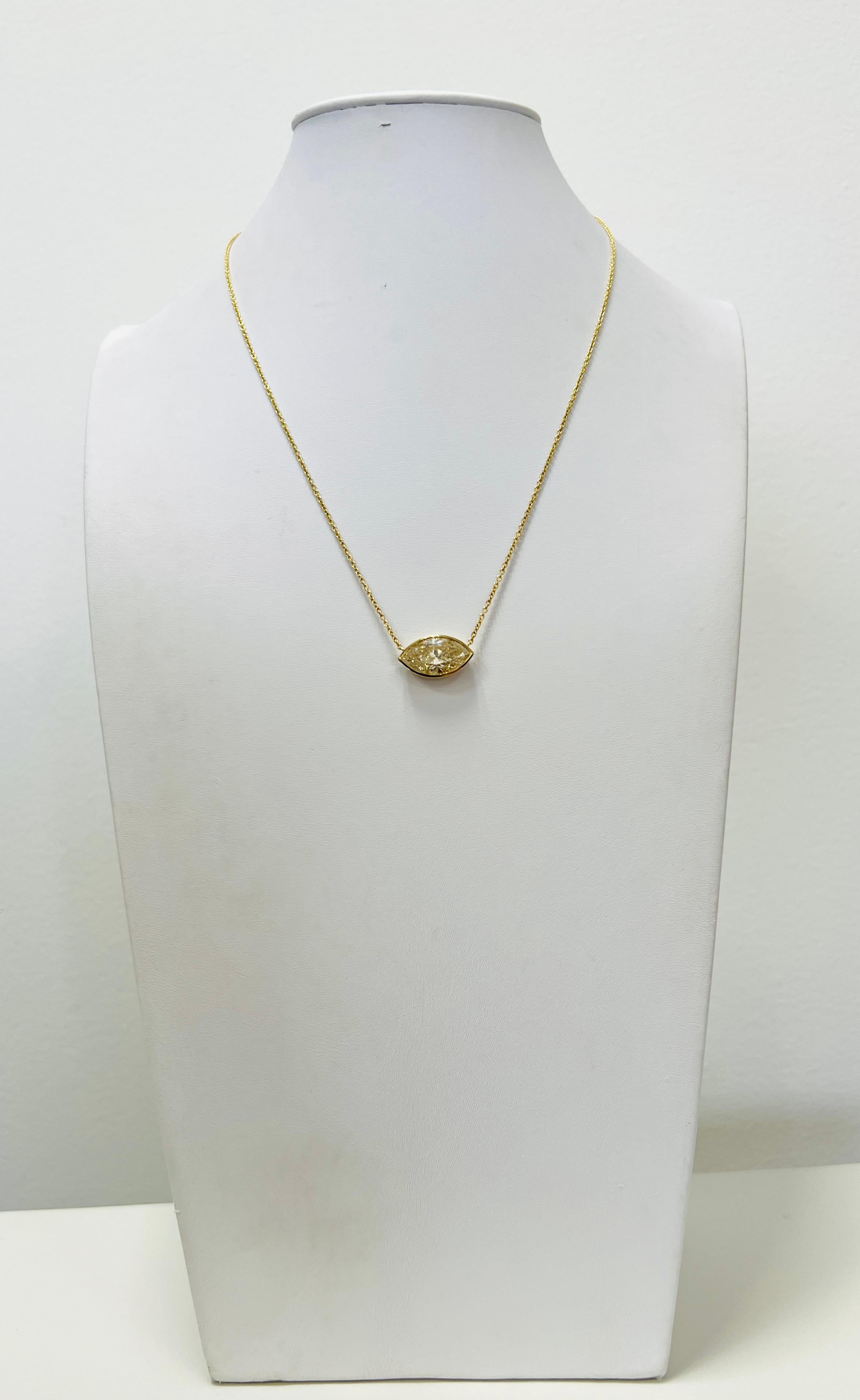 Femenino o masculino Collar Bisel Este Oeste de Diamantes Marquesa de 5 Quilates en Oro Amarillo de 18 K en venta