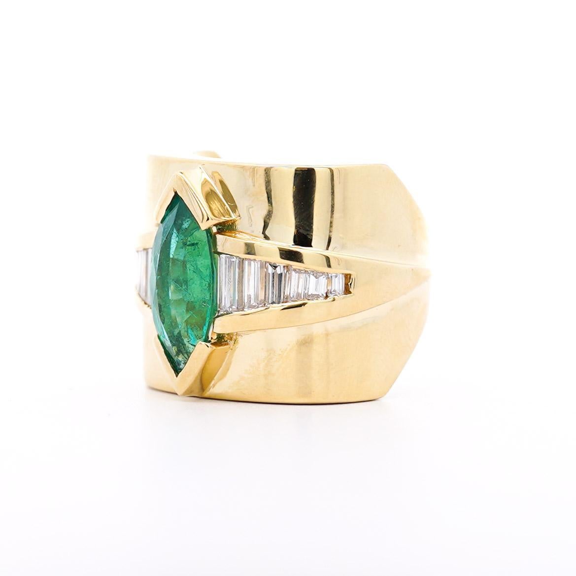5 Carat Marquise Emerald & Baguette Diamond Channel 18K Gold Vintage Ring For Sale 1