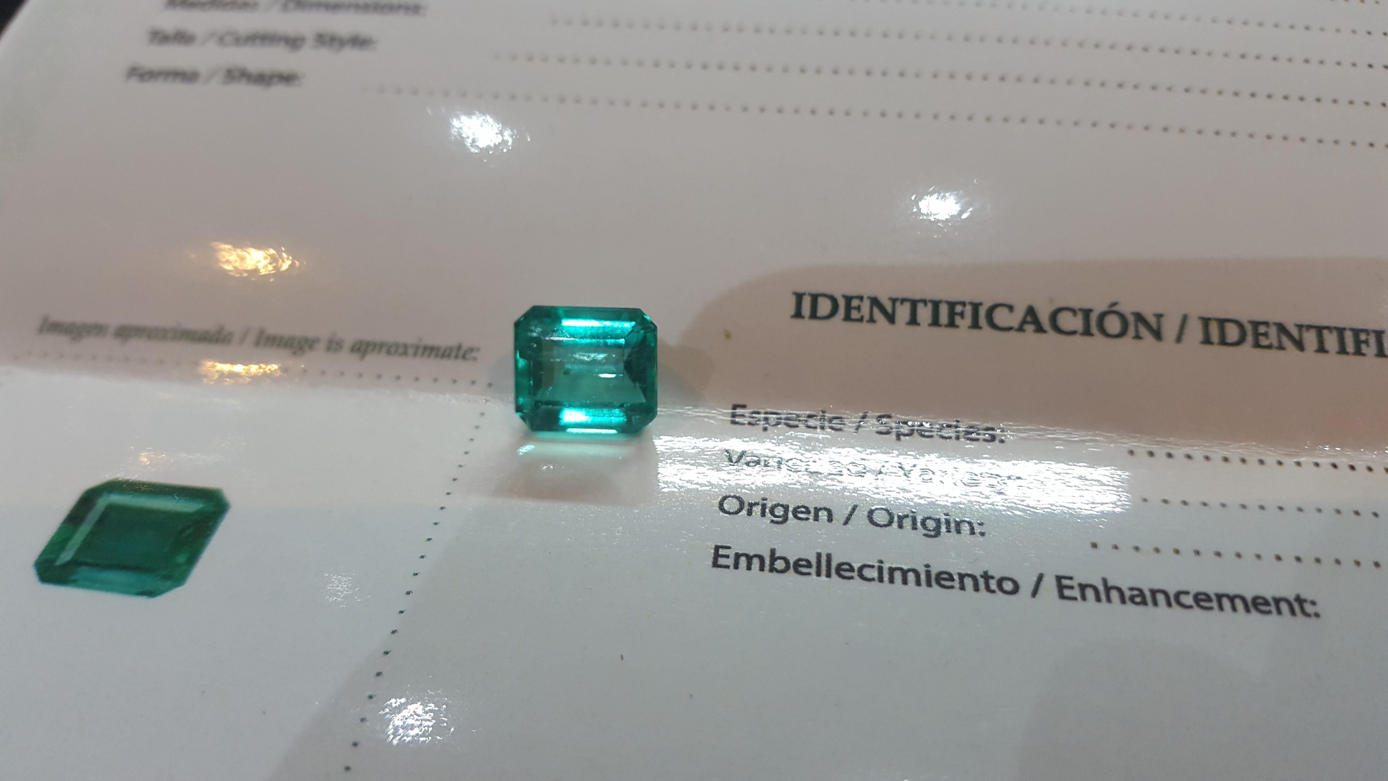 Modern 5 Carat Muzo Colombian Emerald 18 Karat Yellow Gold Engagement Ring For Sale