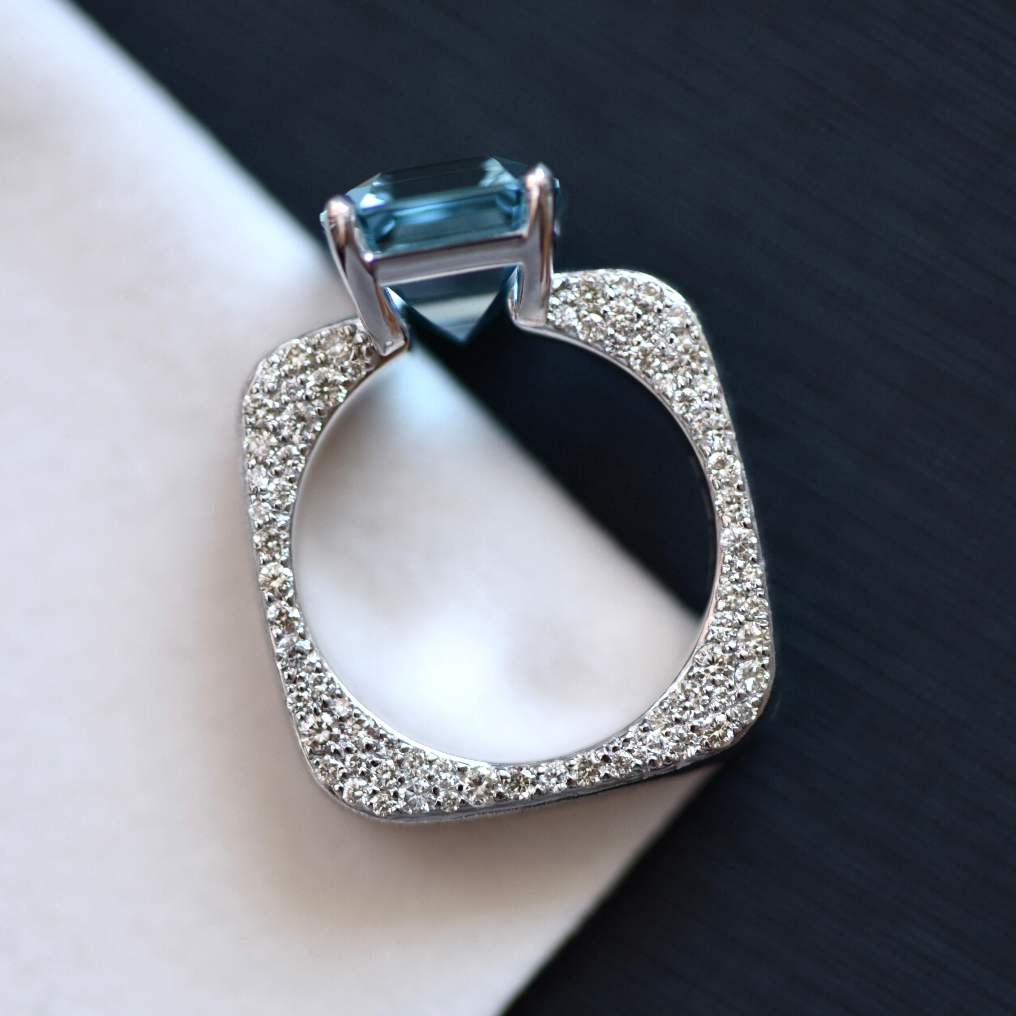 5 Carat Natural Aquamarine 18 Karat White Gold Diamonds Sahara Collection Ring For Sale 3