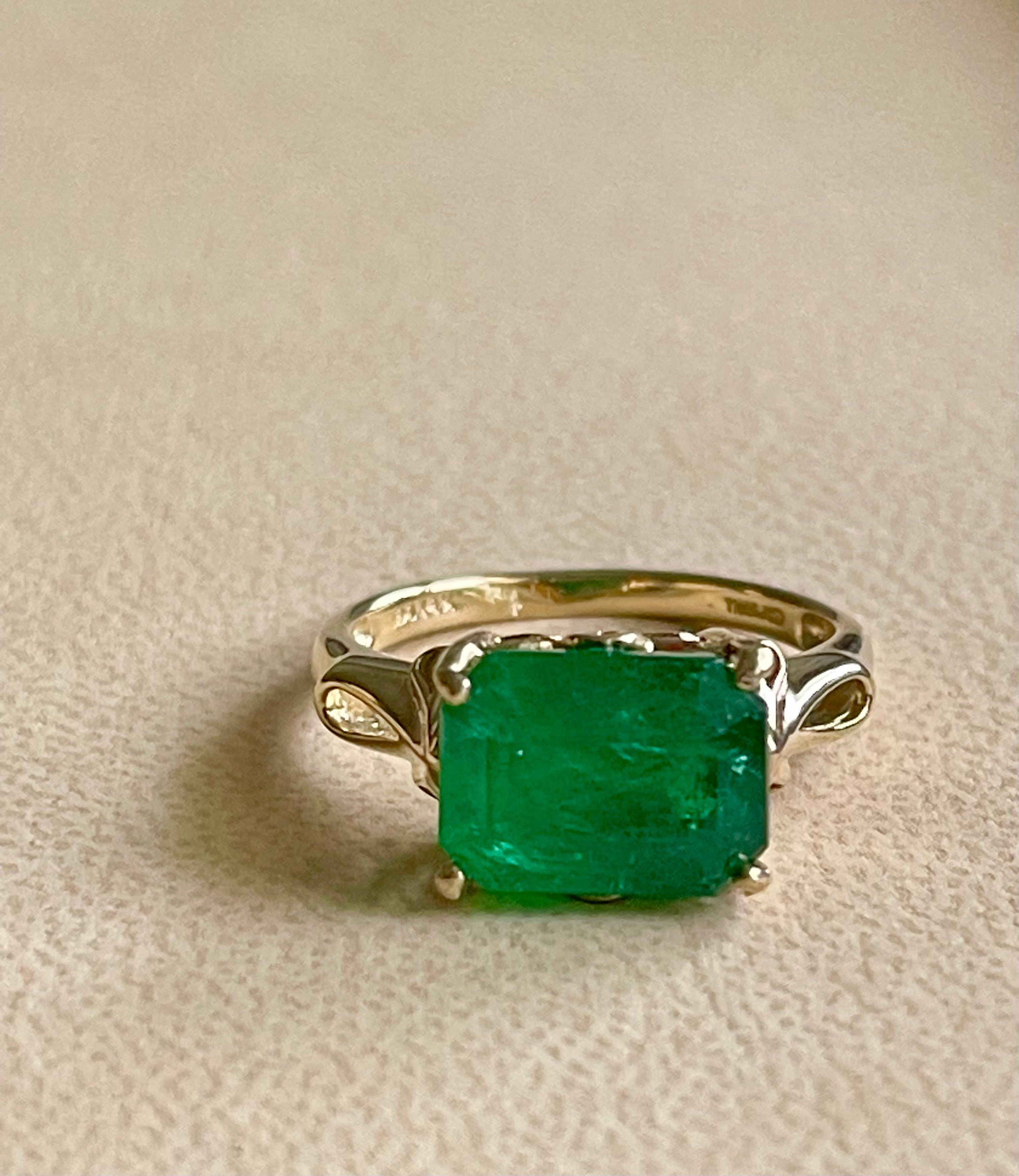5 Carat Natural Emerald Cut Emerald Ring 14 Karat Yellow Gold Vintage In Excellent Condition In New York, NY