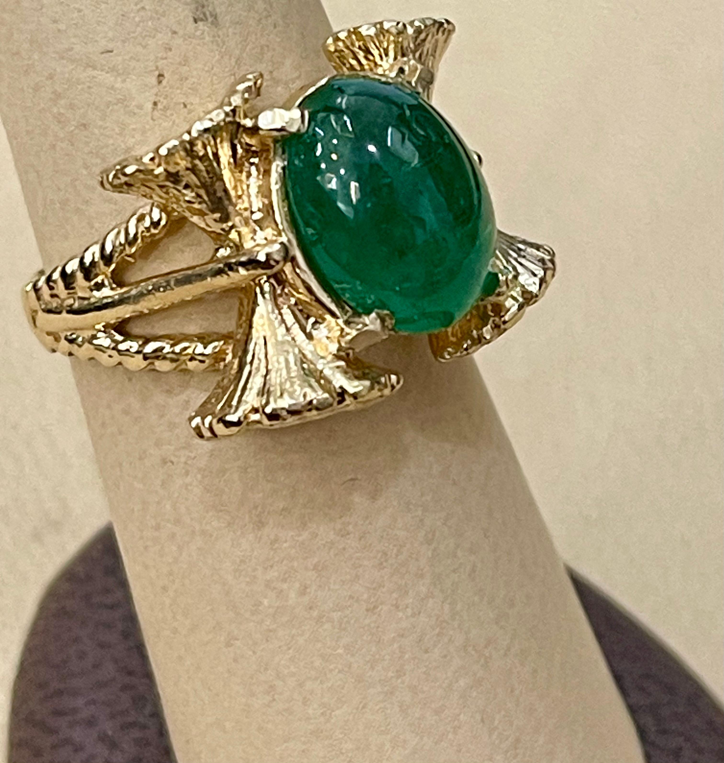 5 Carat Oval Emerald Cabochon 14 Karat Yellow Gold Cocktail Ring Vintage For Sale 6