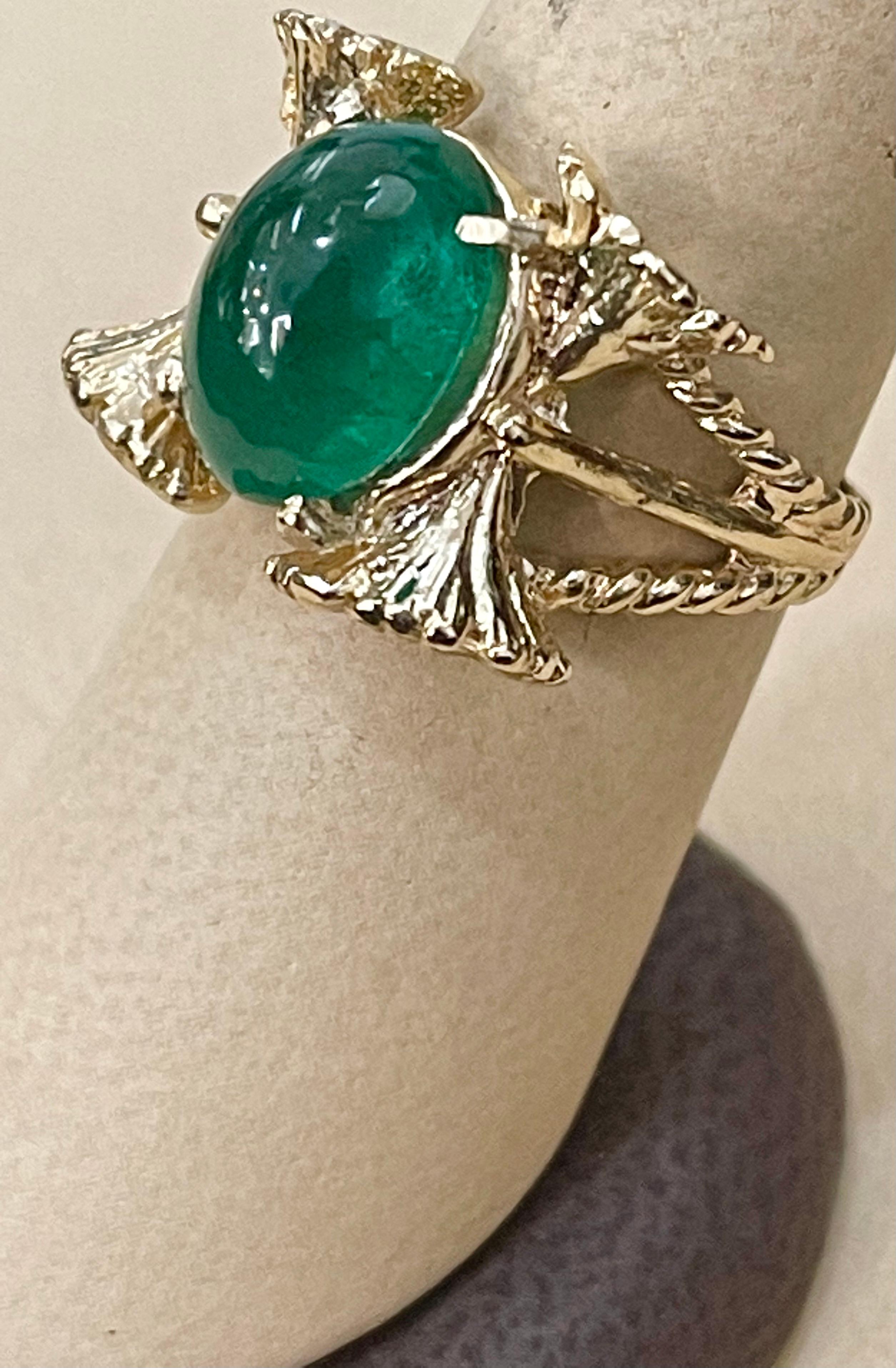 5 Carat Oval Emerald Cabochon 14 Karat Yellow Gold Cocktail Ring Vintage For Sale 1