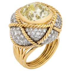 5 Carat Oval Statement Fancy Yellow  Rare Fancy-Color Splendour Diamond Ring
