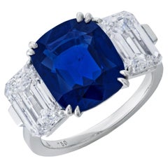 5 Carat Oval Statement Royal Blue Sapphire 14K Gold Radiant Elegance Signature