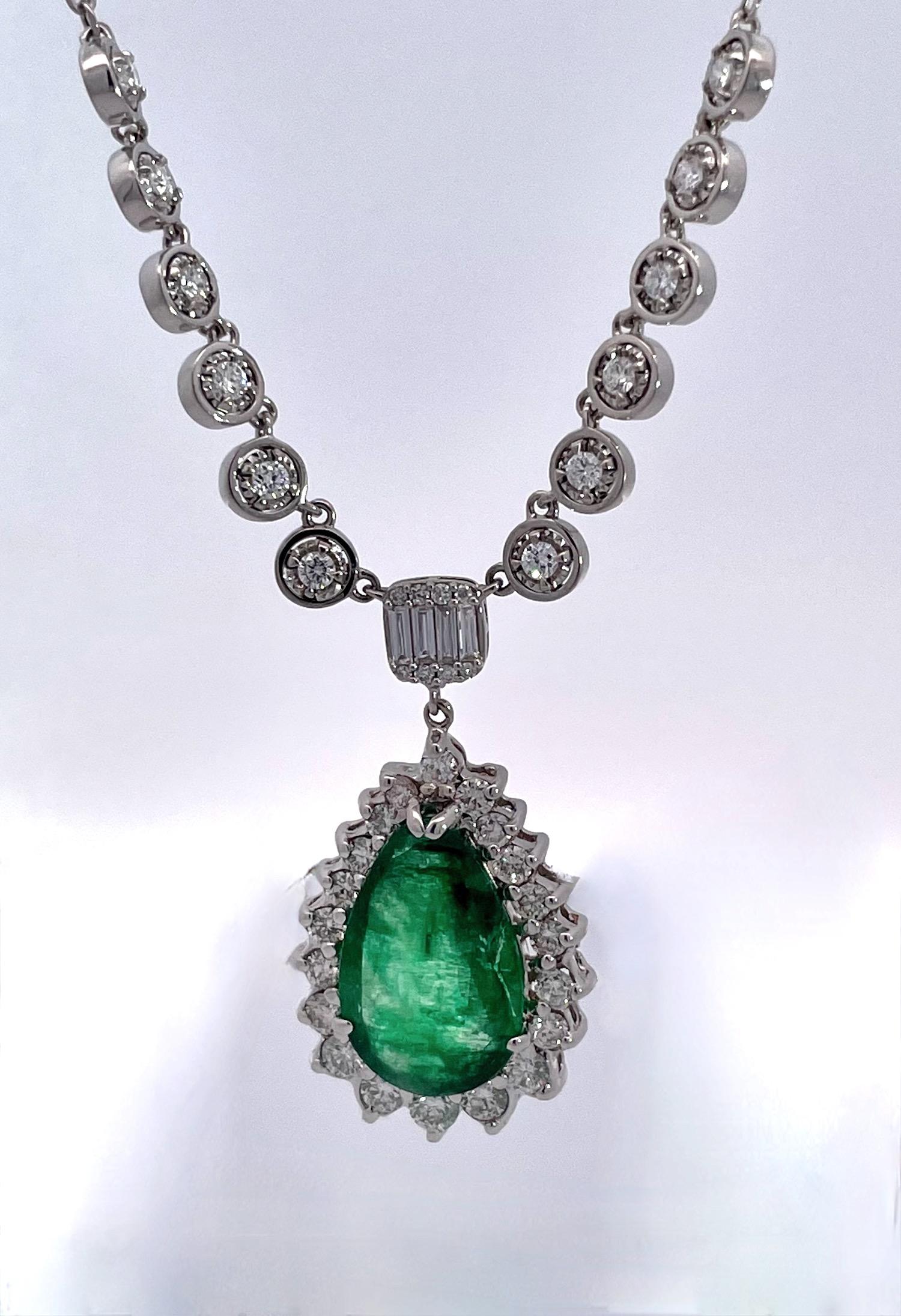 5 Carat Pear Emerald with Diamond Surround 18K For Sale 7