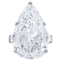 5 Carat Pear Statement Brilliant White / J color VS 14K Gold Radiant Elegance
