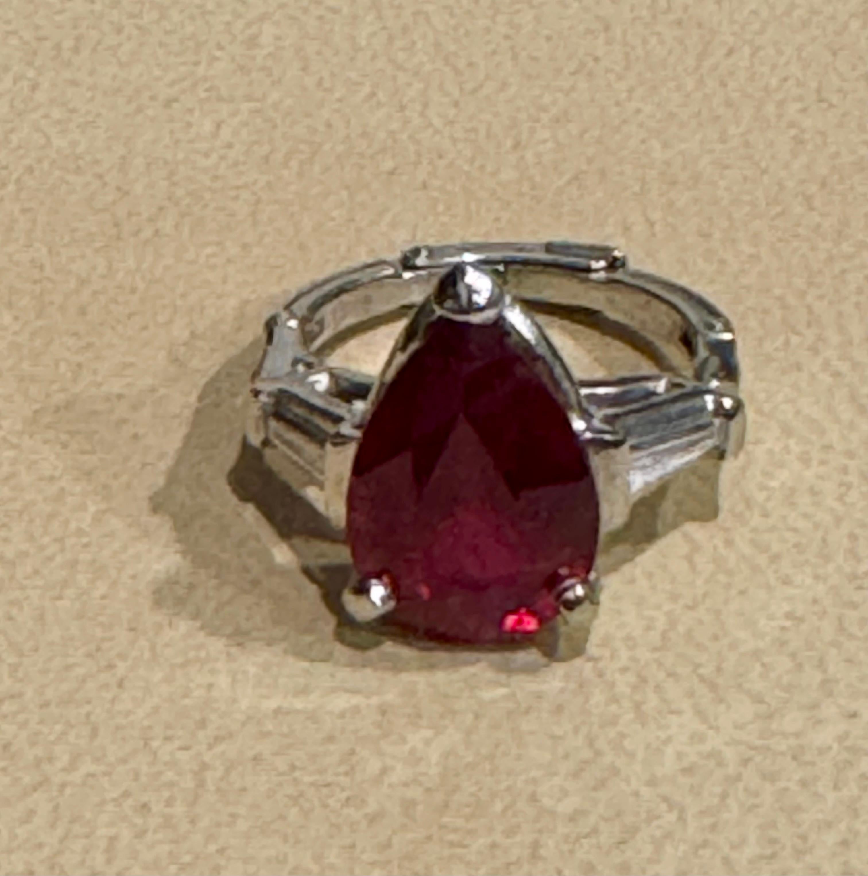 Anillo de oro blanco de 14 quilates con rubí tratado pera de 5 quilates y diamante de 0,25 quilates Talla 4,5 en venta 6