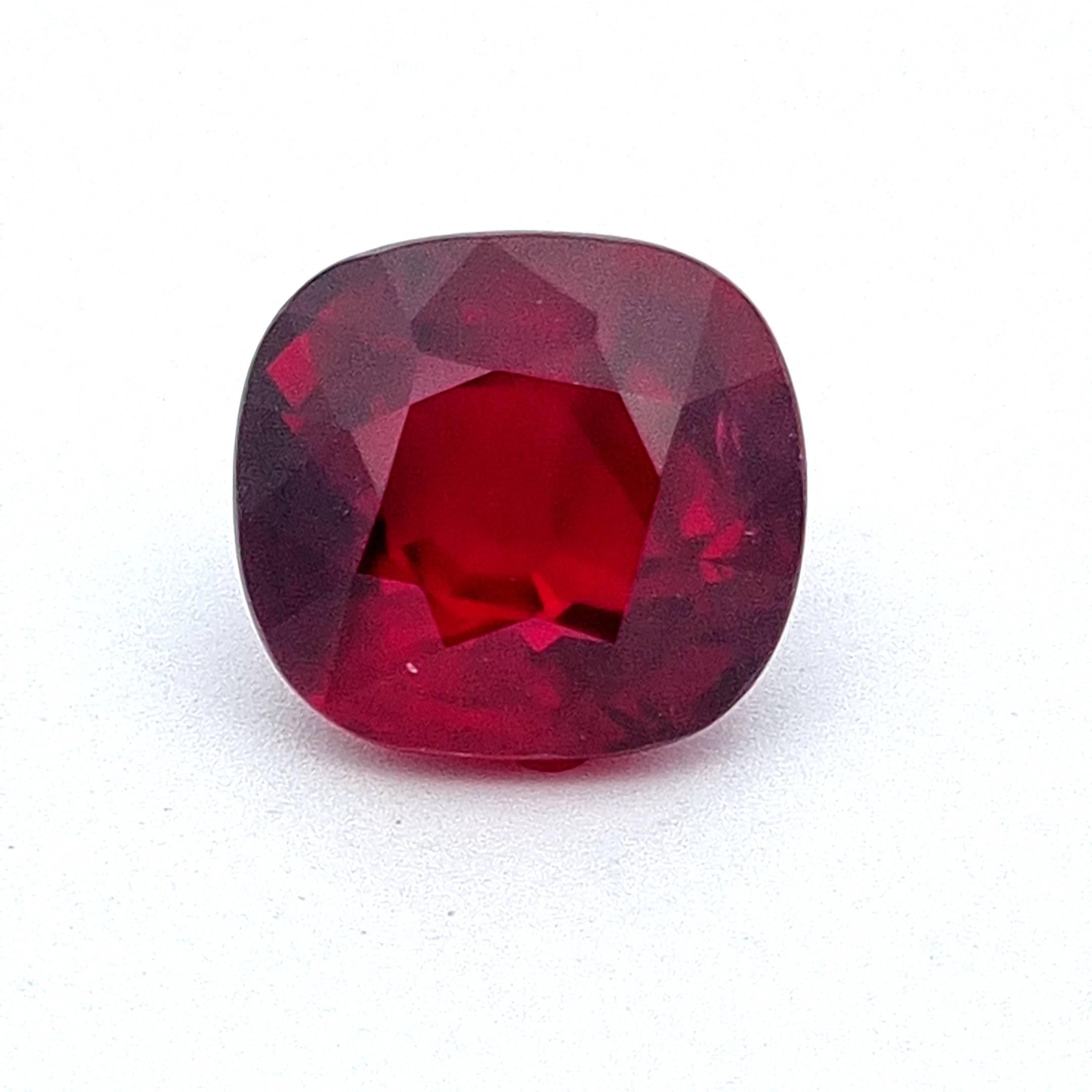 Femenino o masculino Rubí rojo sangre de paloma de 5 quilates en venta
