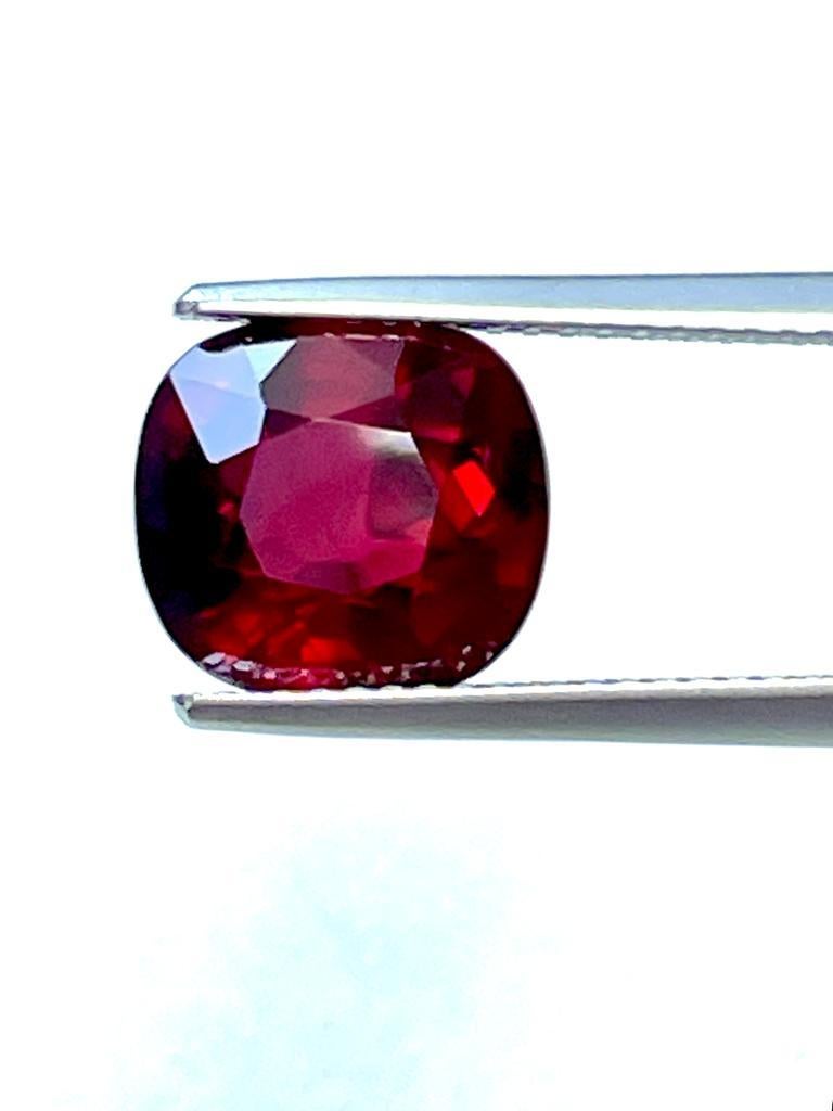 Rubí rojo sangre de paloma de 5 quilates en venta 2