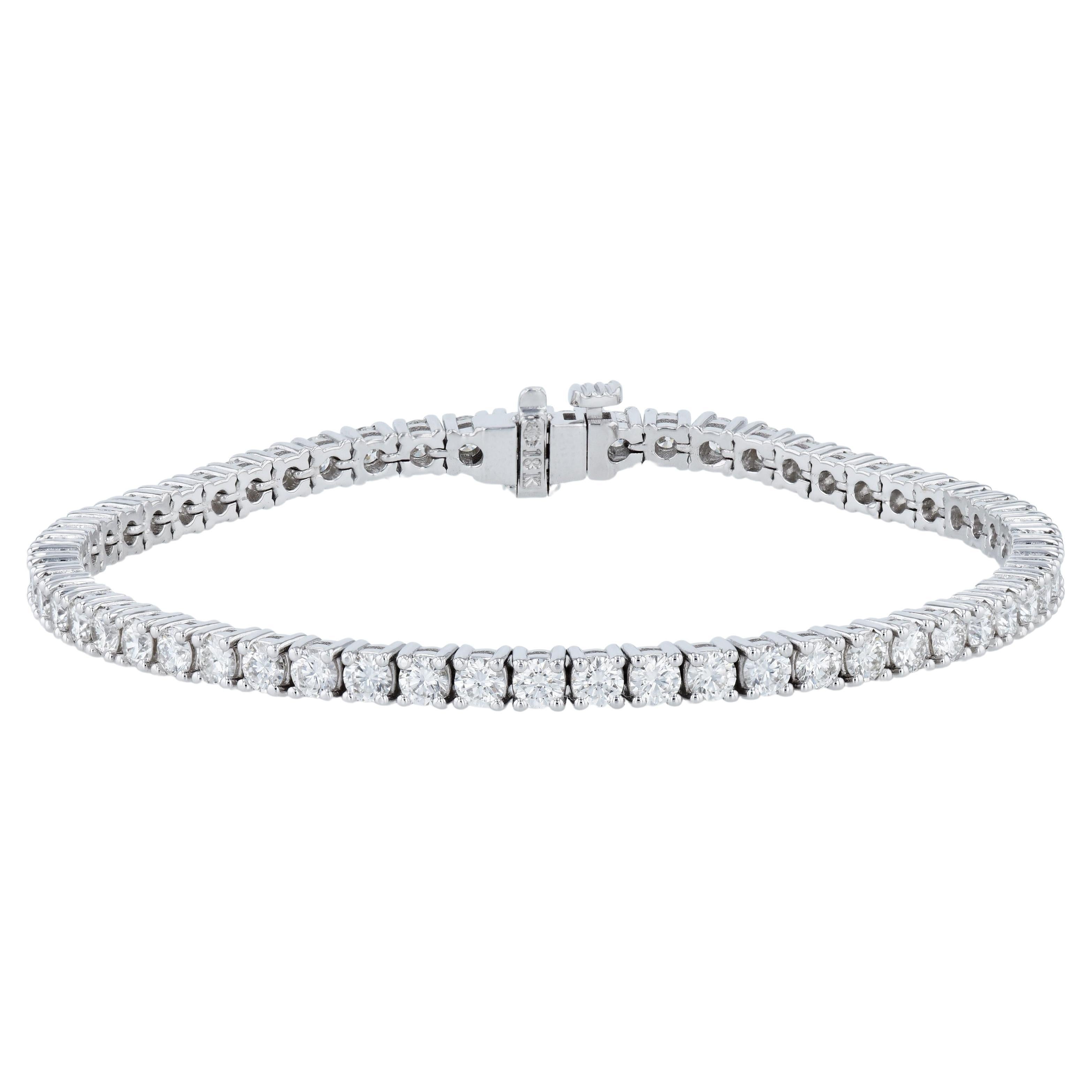 Bracelet tennis en or blanc avec diamants ronds de 5 carats en vente
