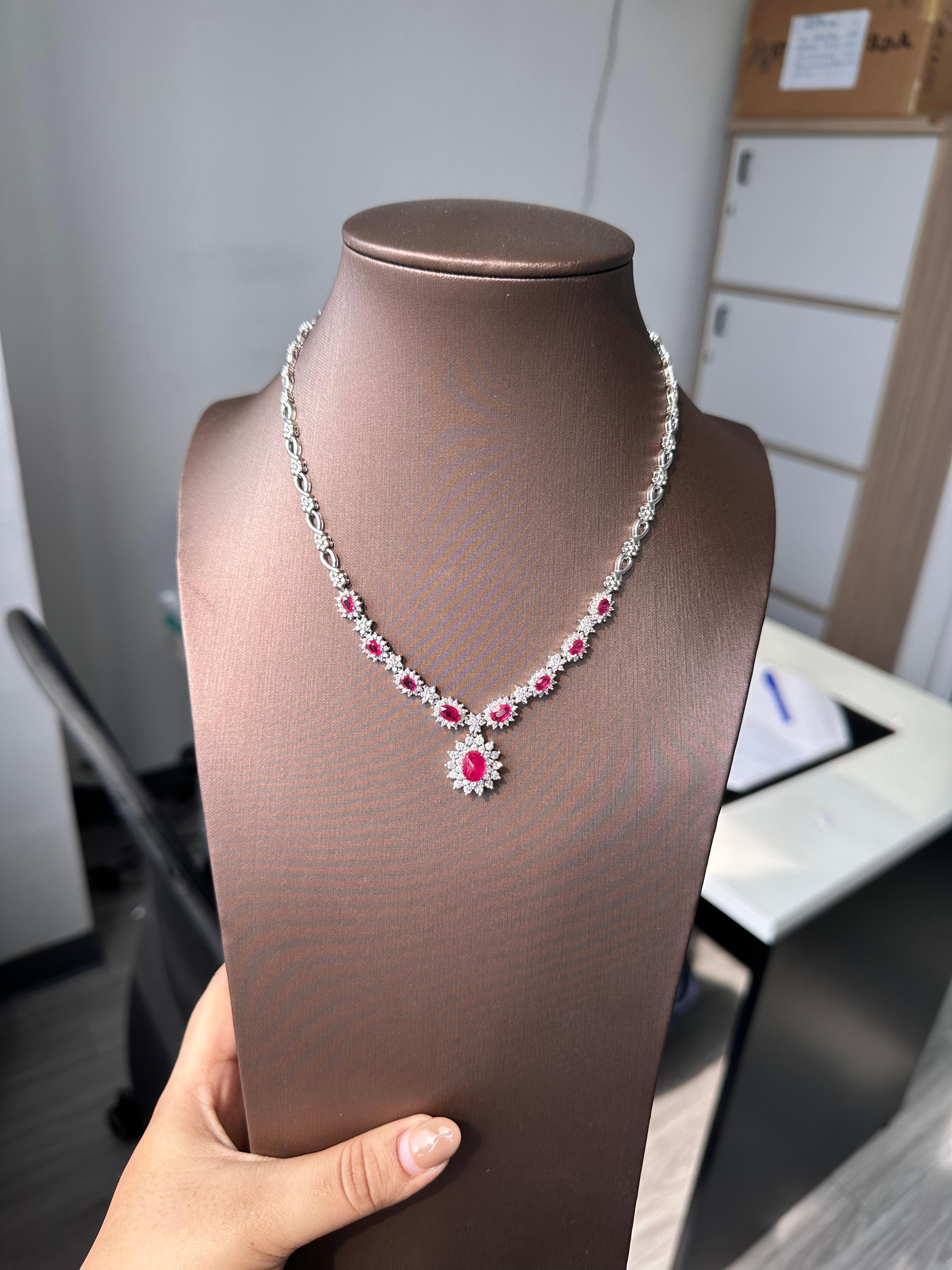 Oval Cut 4.76 Carat Natural Ruby Art Deco Style Necklace For Sale