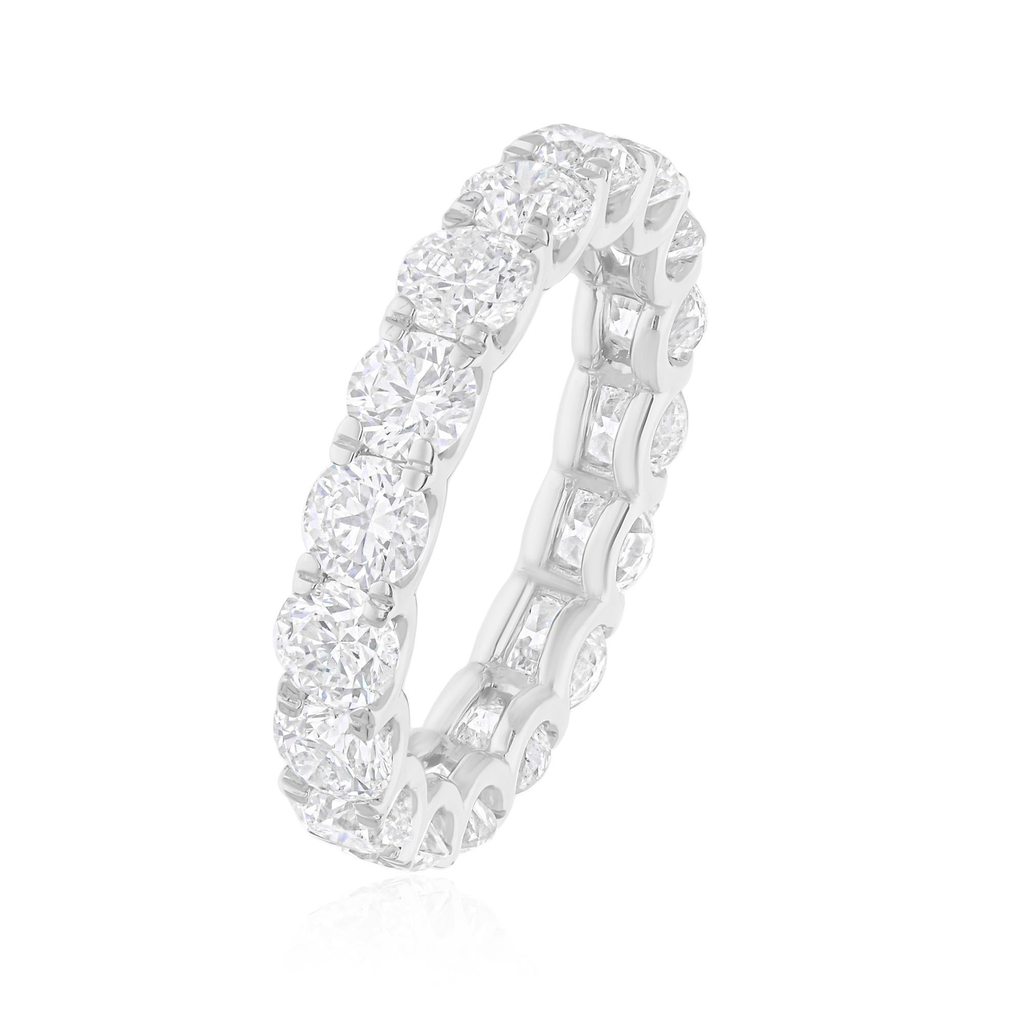 Coulées dans de l'or 14 carats, ces boucles d'oreilles exquises sont serties de 5,05 carats de diamants étincelants.

Suivez la vitrine de Spectrum Jewels pour découvrir la dernière collection et les pièces exclusives. Spectrum Jewels est fièrement