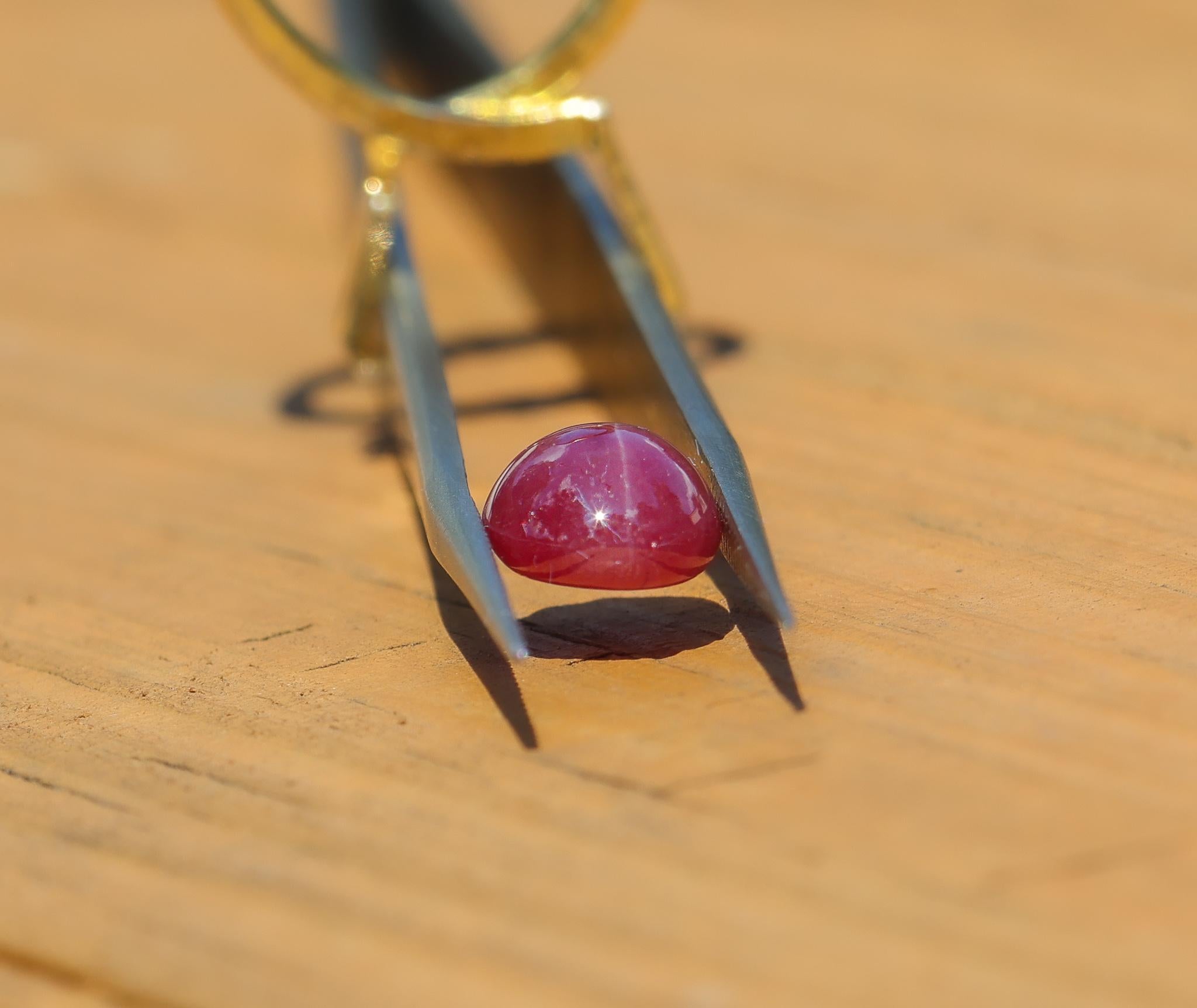 5 Carat Star Ruby Loose Gemstone Oval 10.4 x 8.4 mm In New Condition In Columbus, OH