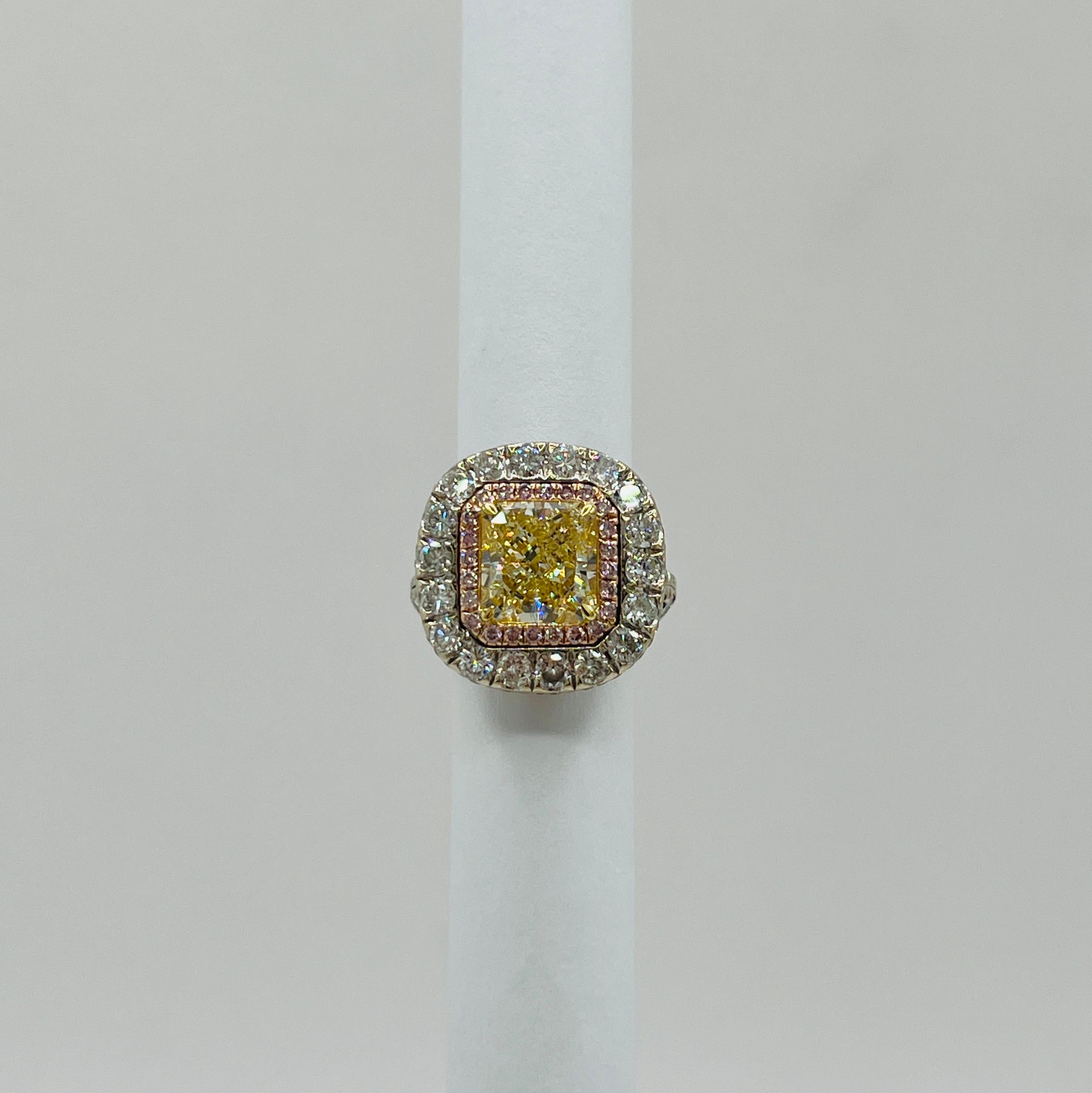 5 Carat Yellow Diamond Radiant, Pink Diamond, and White Diamond Ring in 18K In New Condition For Sale In Los Angeles, CA