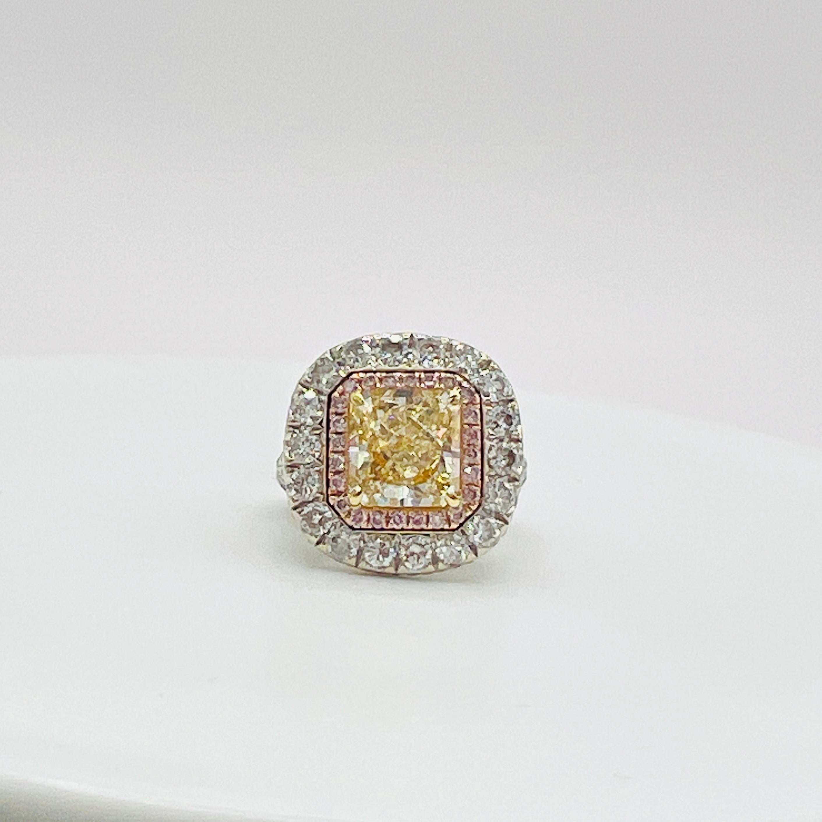 Women's or Men's 5 Carat Yellow Diamond Radiant, Pink Diamond, and White Diamond Ring in 18K For Sale