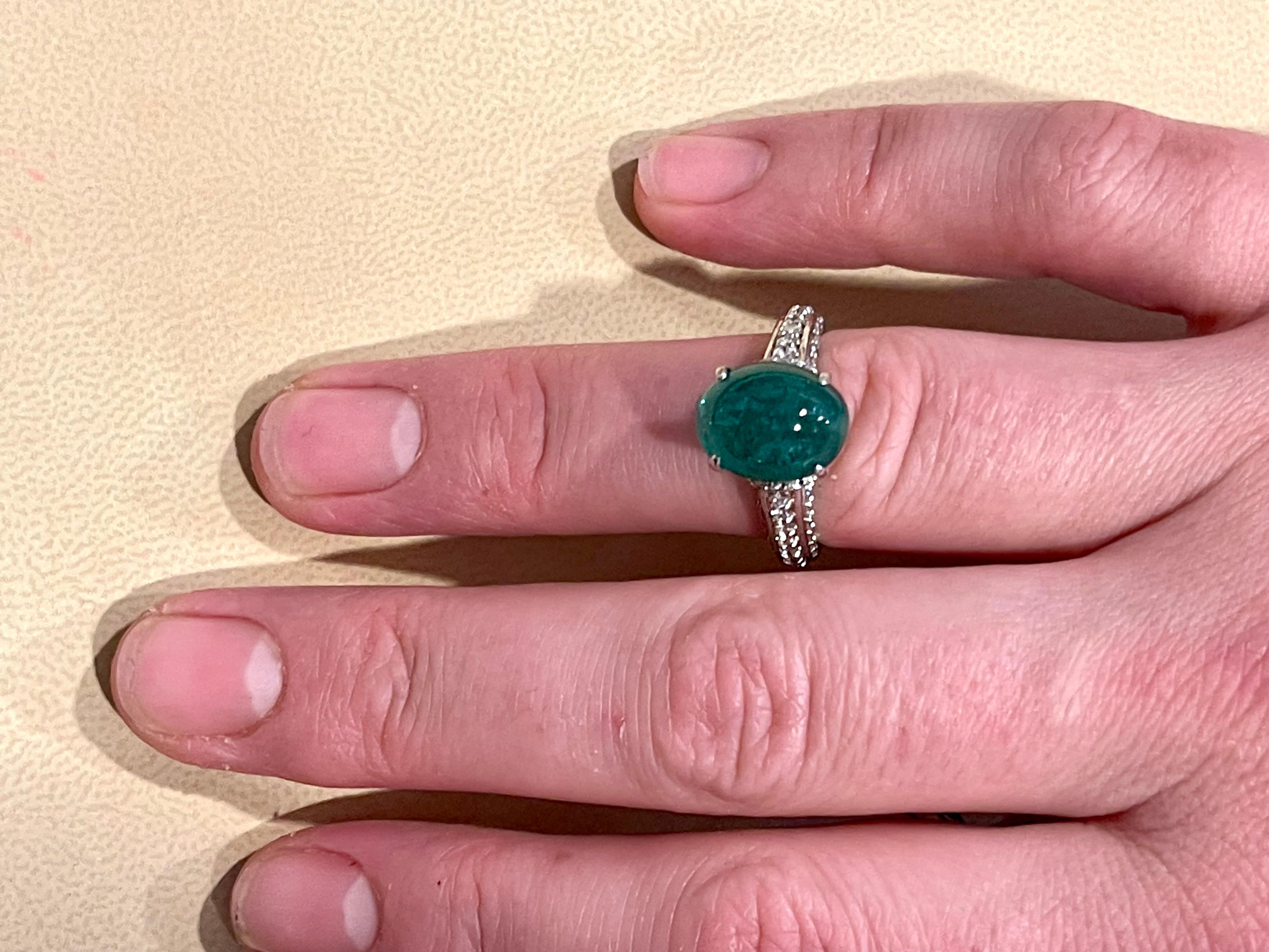 5 Carat Zambian Emerald Cabochon & Diamond Cocktail Ring 14 Karat White Gold In Excellent Condition In New York, NY