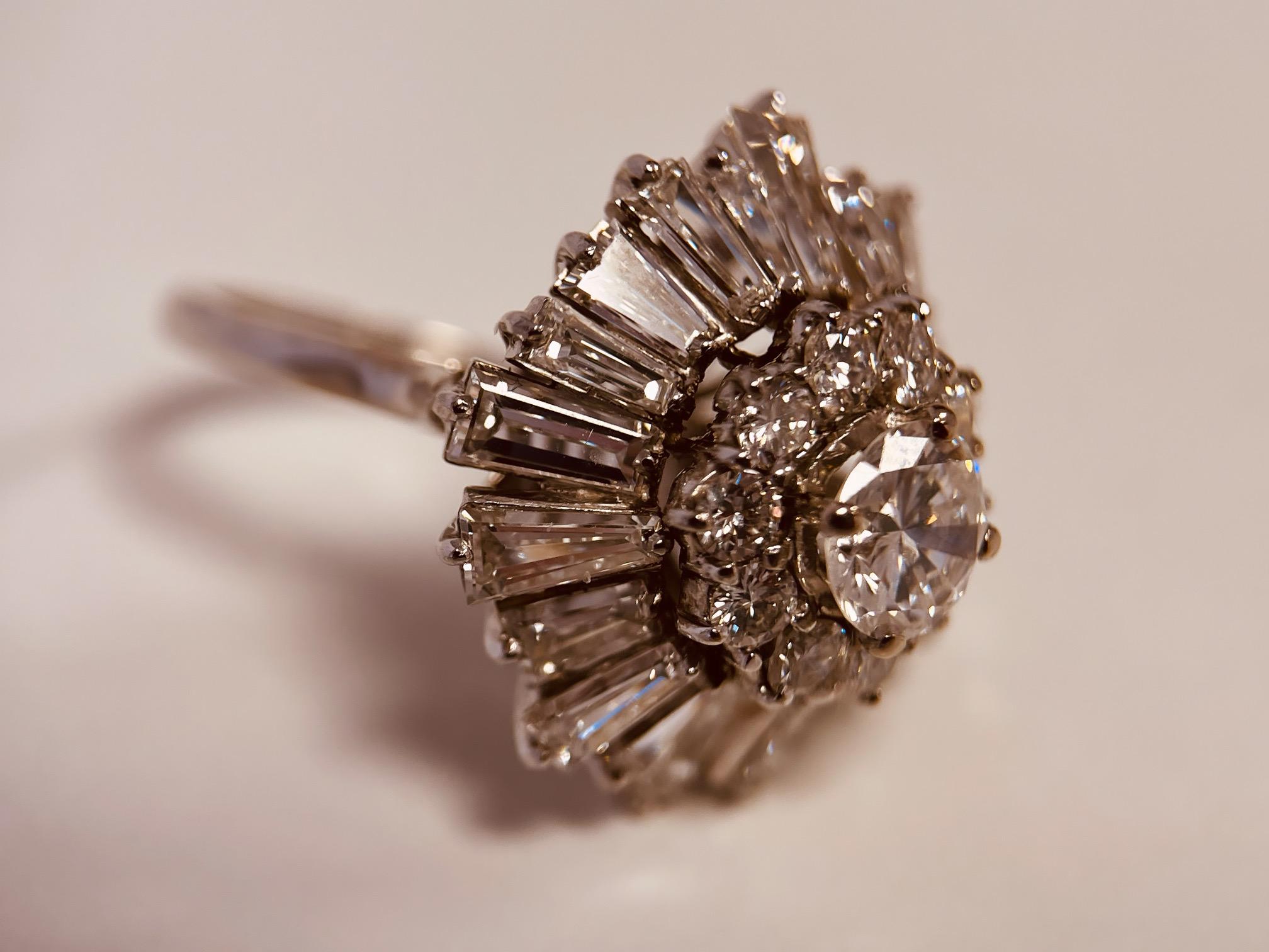 5 Carats Diamond Ballerina Ring Mounted in Platinum, GIA certified, Circa 1960's For Sale 10