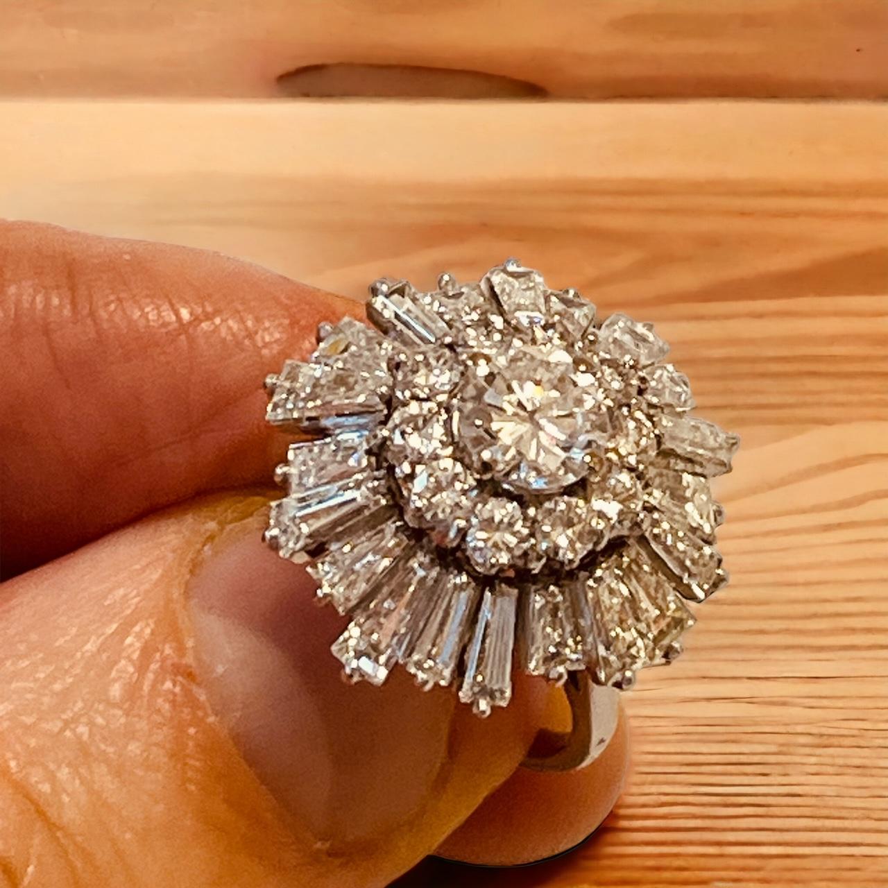 Mixed Cut 5 Carats Diamond Ballerina Ring Mounted in Platinum, GIA certified, Circa 1960's For Sale
