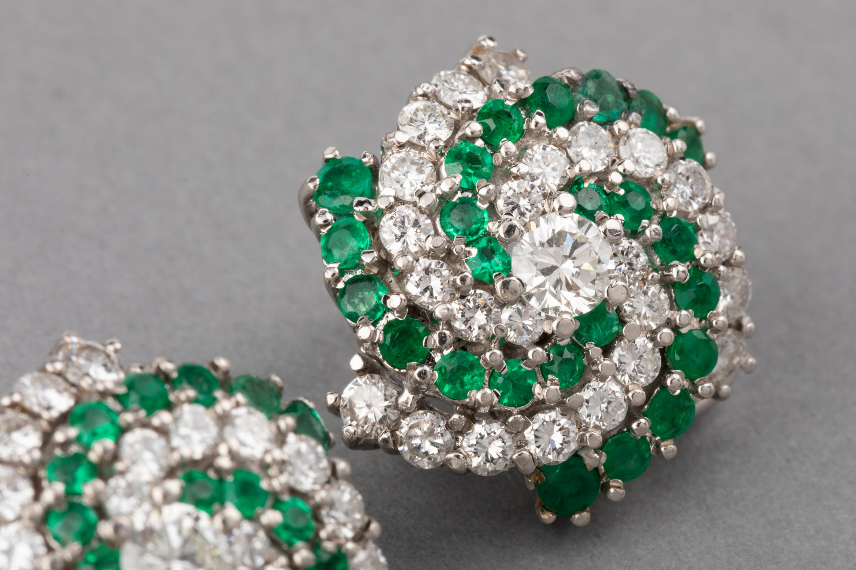 5 Carat Diamonds and 4 Carat Emeralds Ring and Earrings Set 6