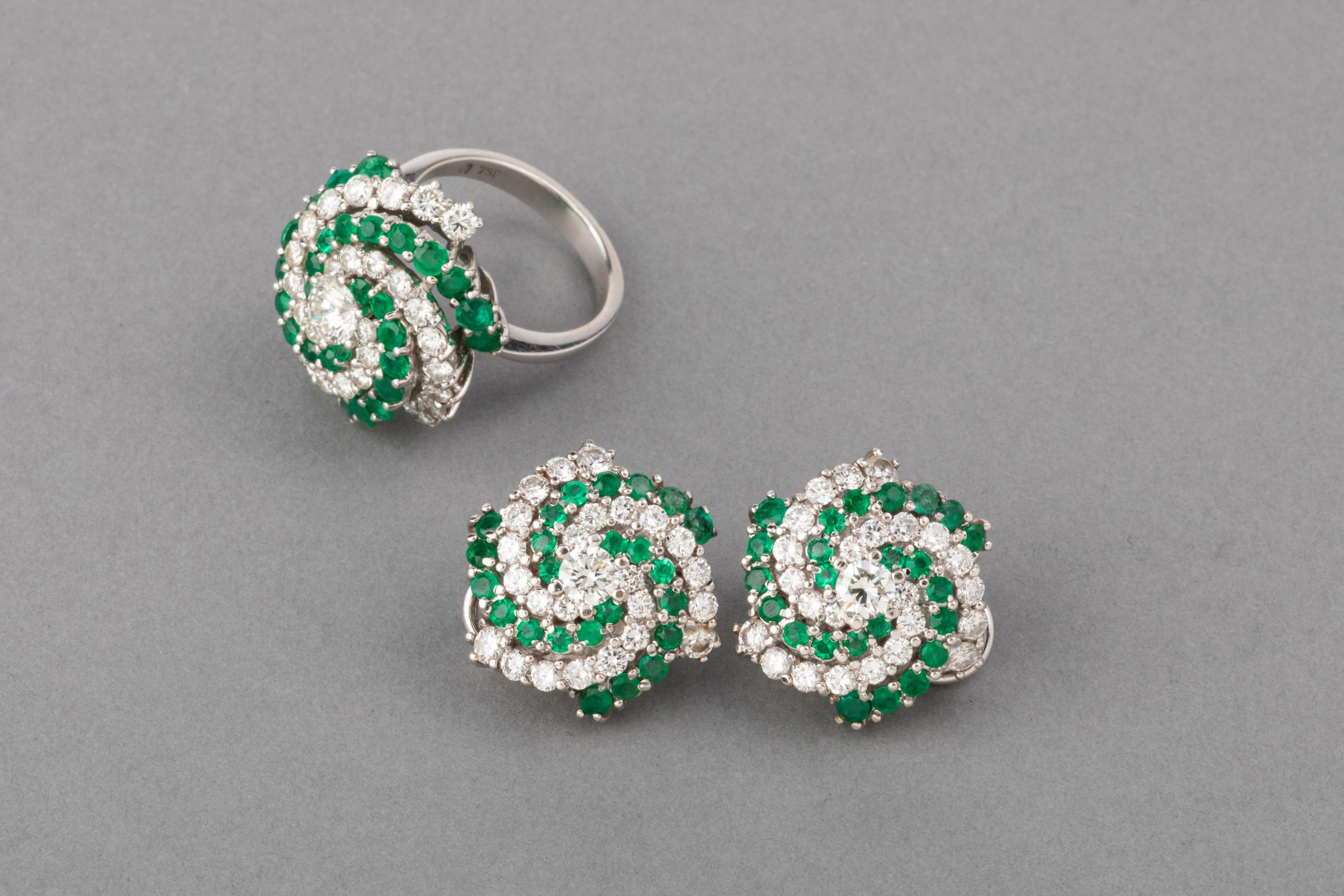 5 Carat Diamonds and 4 Carat Emeralds Ring and Earrings Set 4