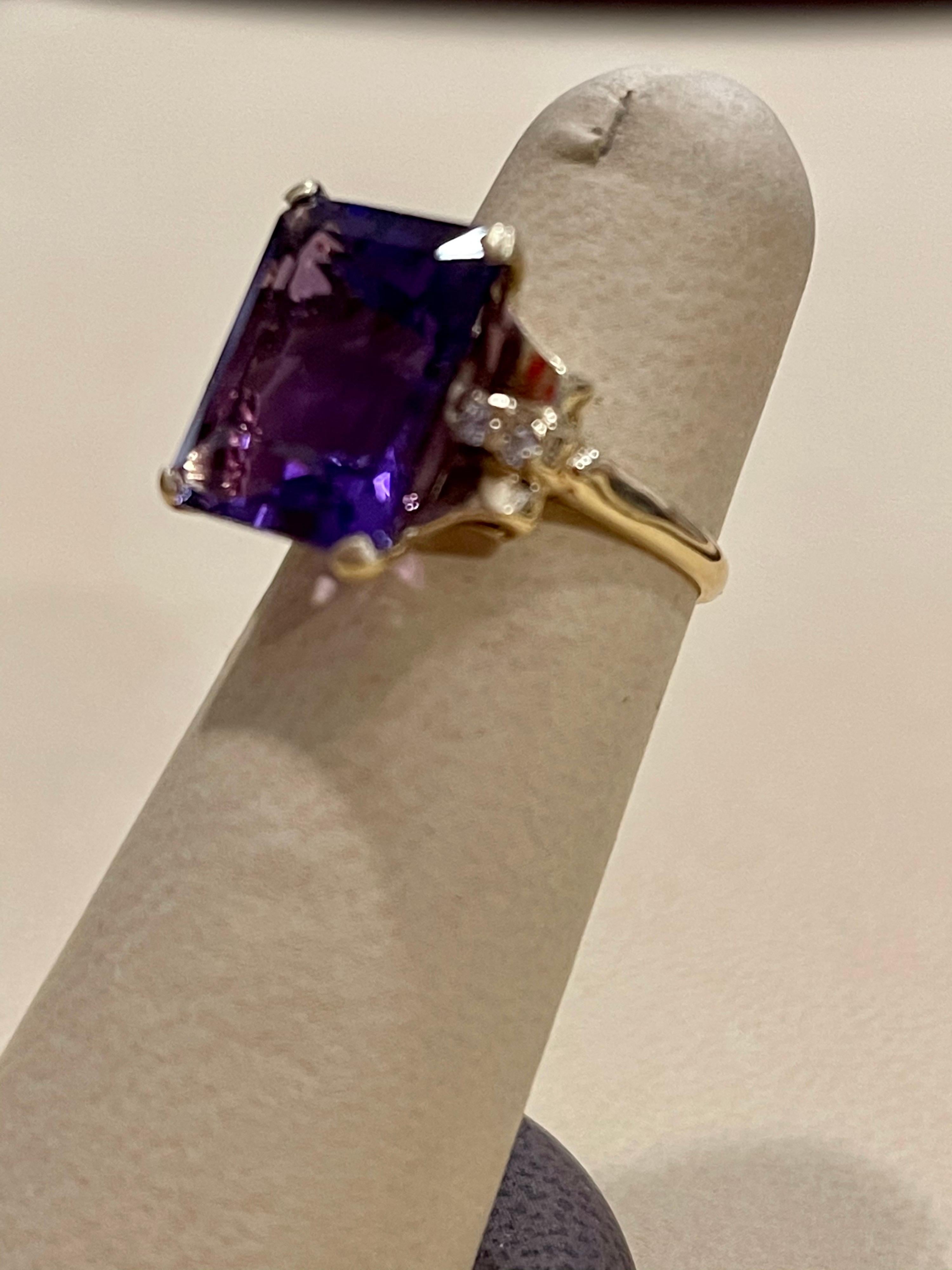 5 Carat Amethyst and Diamond Cocktail Ring in 14 Karat Yellow Gold In Excellent Condition In New York, NY