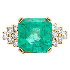 5 Ct Colombian Emerald and Diamond Cluster Side 14K Gold Ring