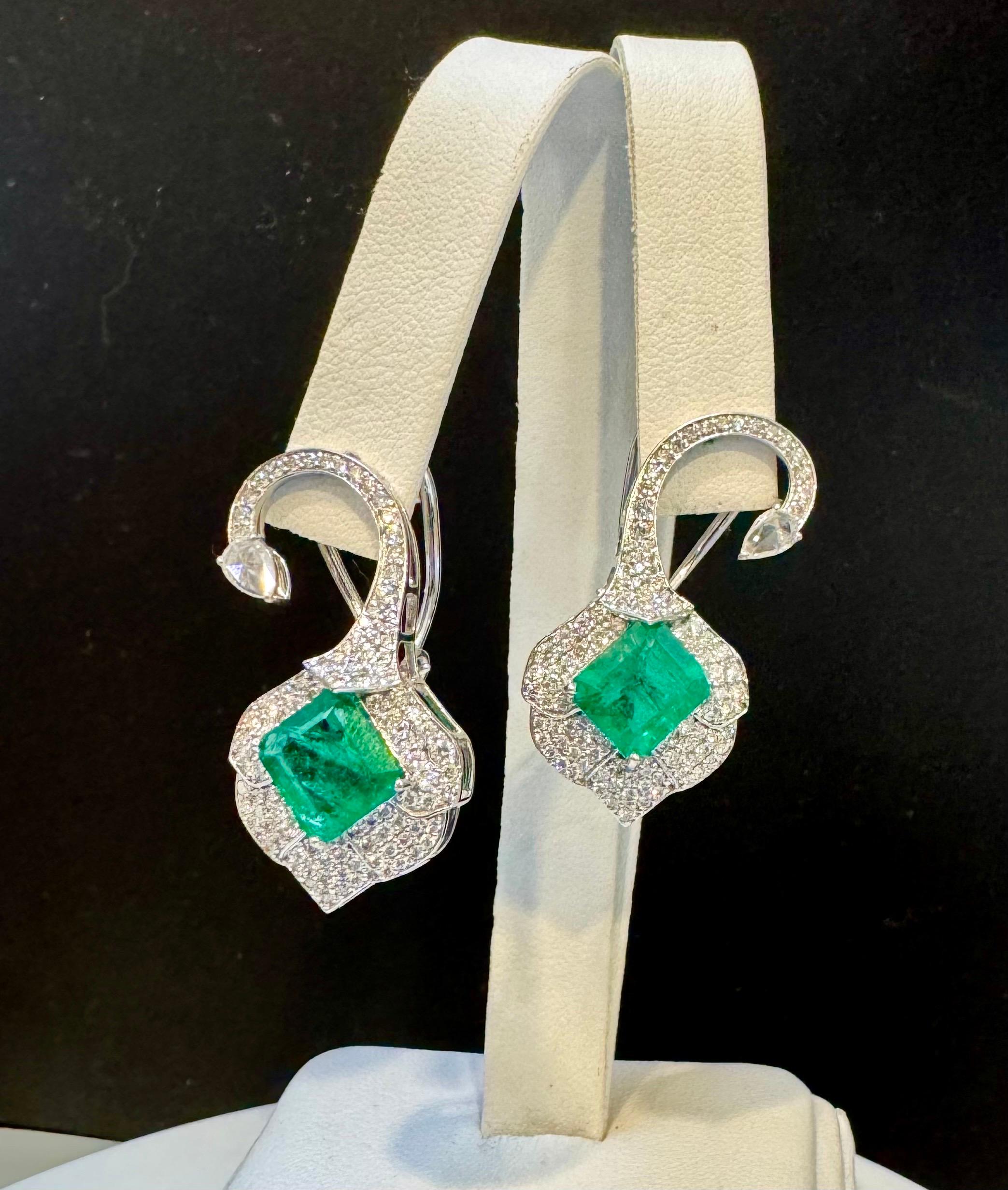 5 Ct Natural Zambian Emerald Earring & 2 Ct Diamond , Rose cut Diamond Earring In Excellent Condition For Sale In New York, NY